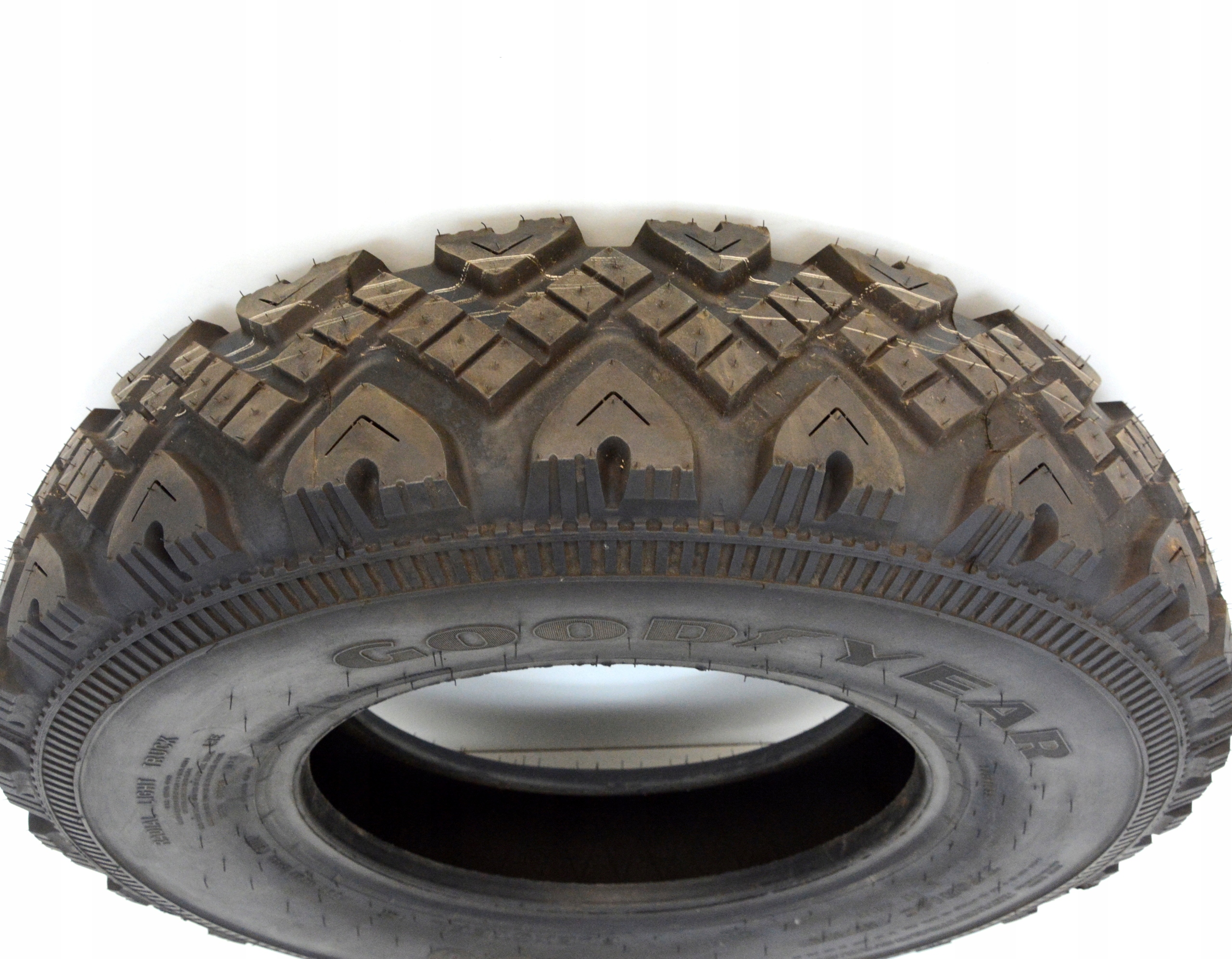Opona Goodyear G90 7.50 R16C Model G90