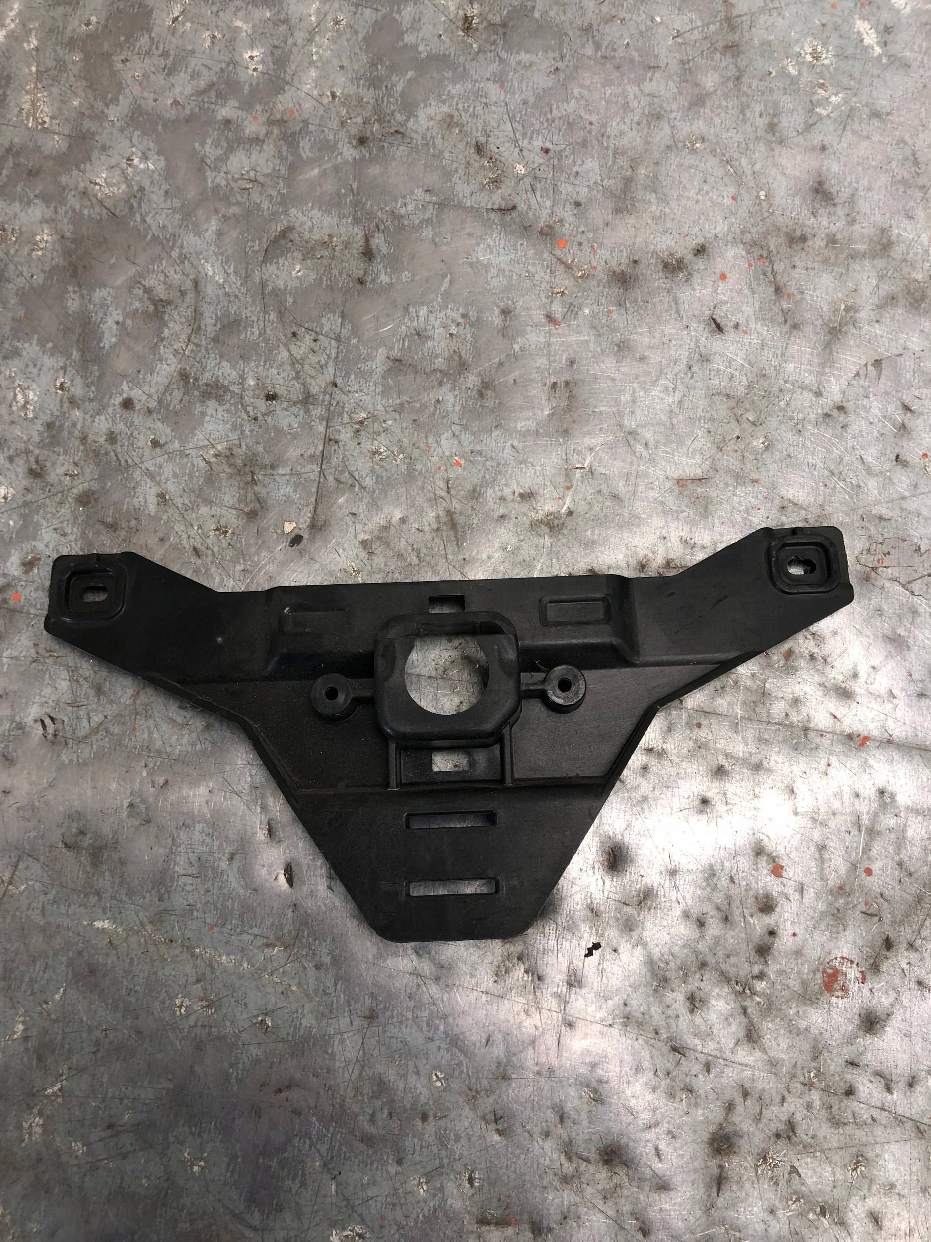 Support Poignée Support plaque KAMERY Pare choc AUDI Q4 E-TRON 89A853231