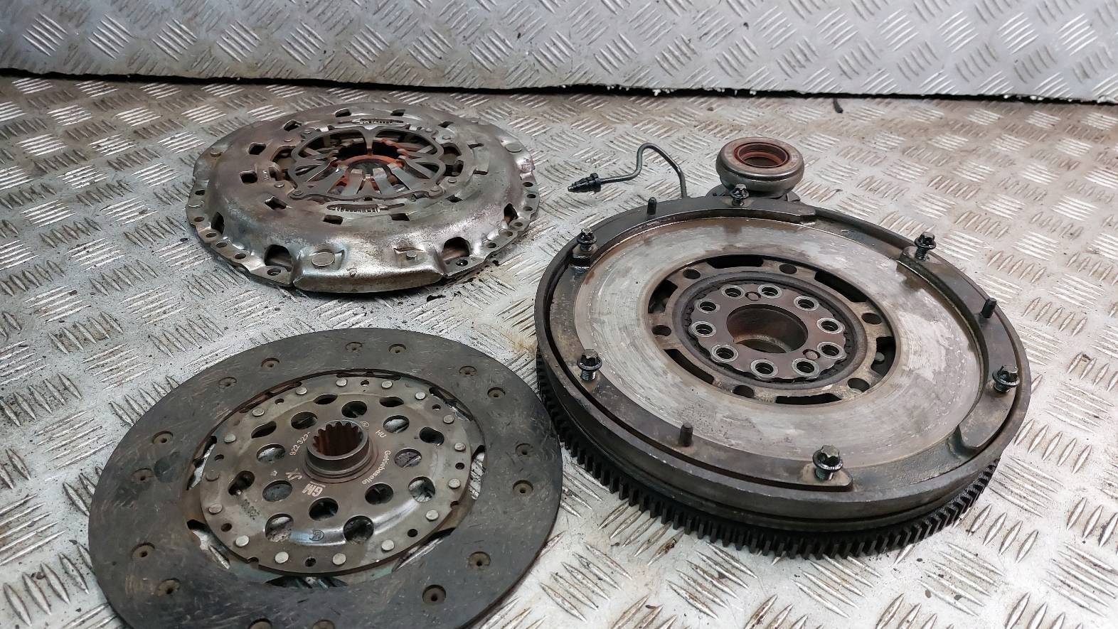 VOLANO USATO + disco + di pressione + LOZYSKO OPEL SIGNUM e 2.2 DTI