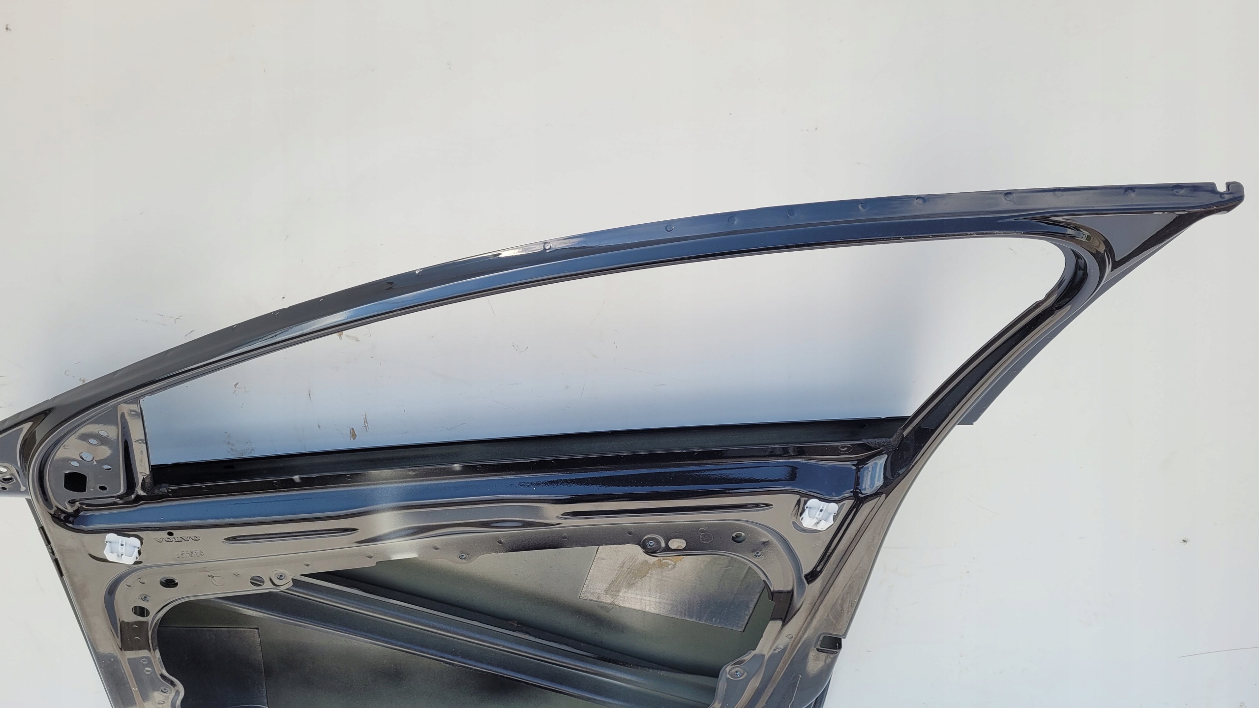 volvo V40 дверь передняя правая 2012>