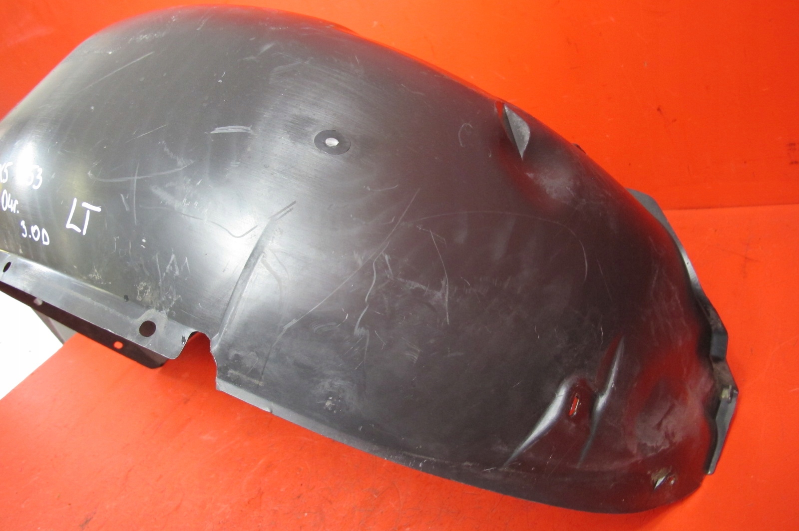 BMW X5 E53 LCI mudguard left rear part rear. 8403059