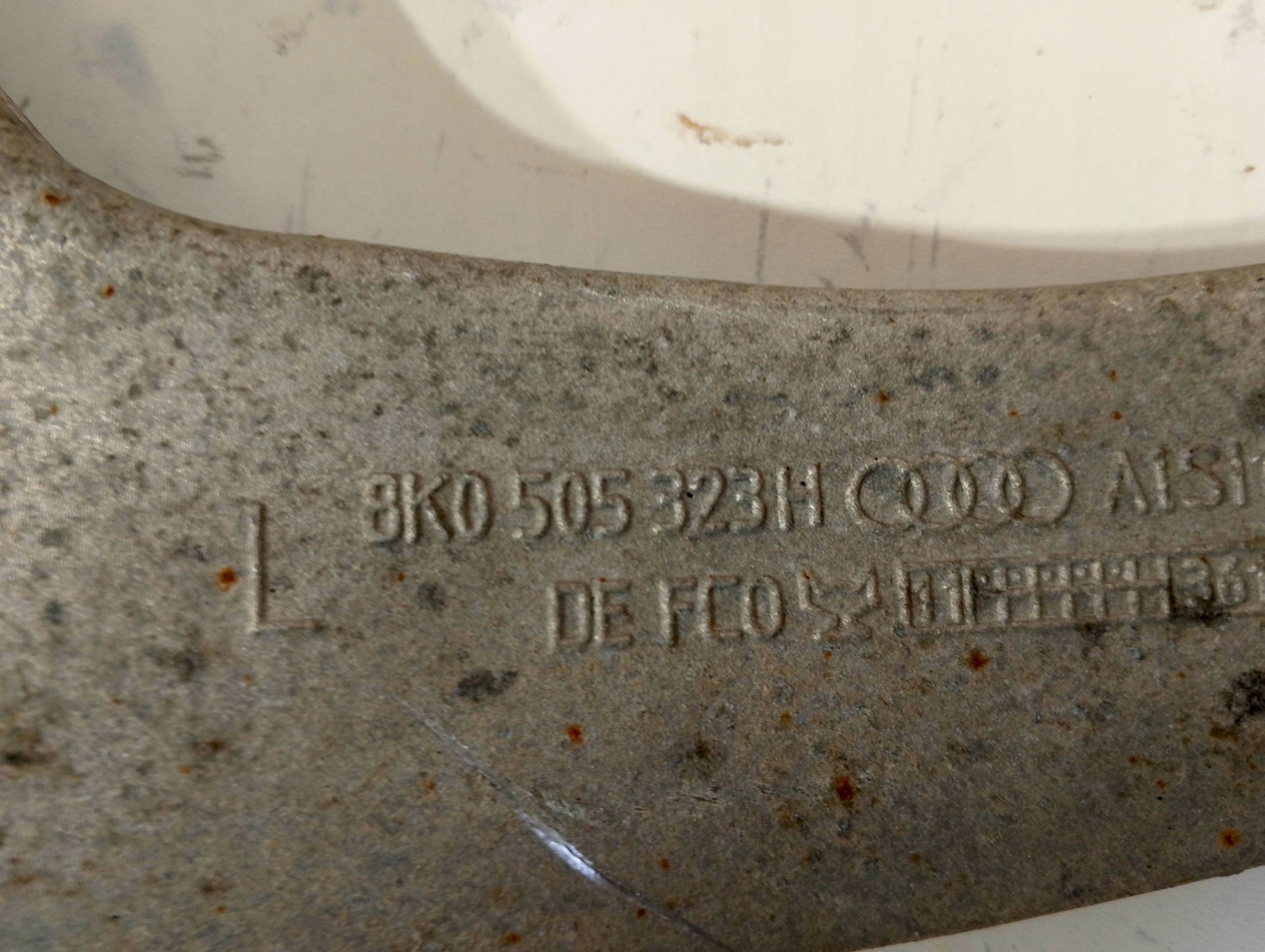 Audi A4 S4 B8 8K arm rear left 8K0505323H (Q284)