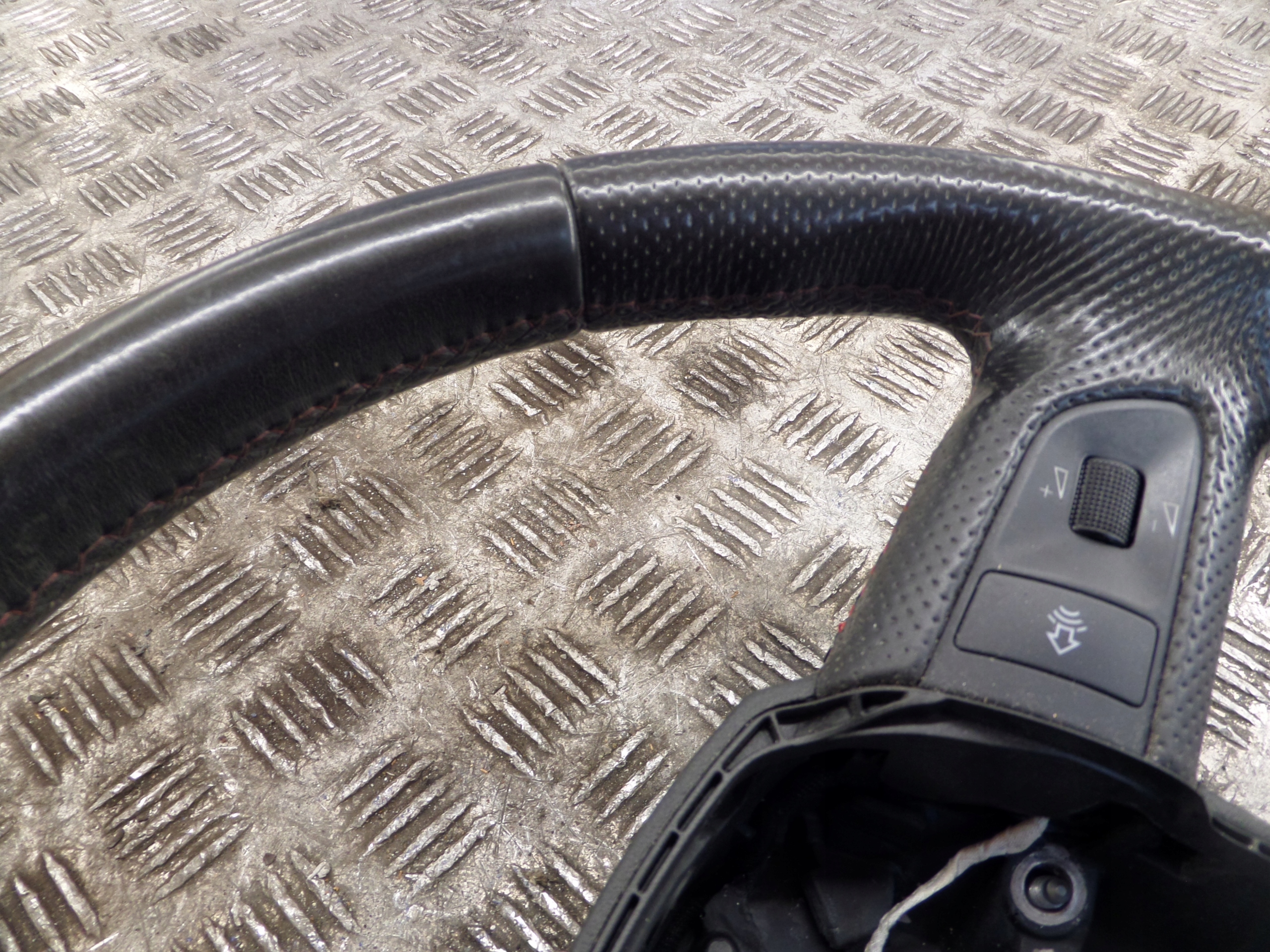 lenkrad Leder AUDI A3 A4 A6 S-LINE 8P0419091AJ 8P0124A