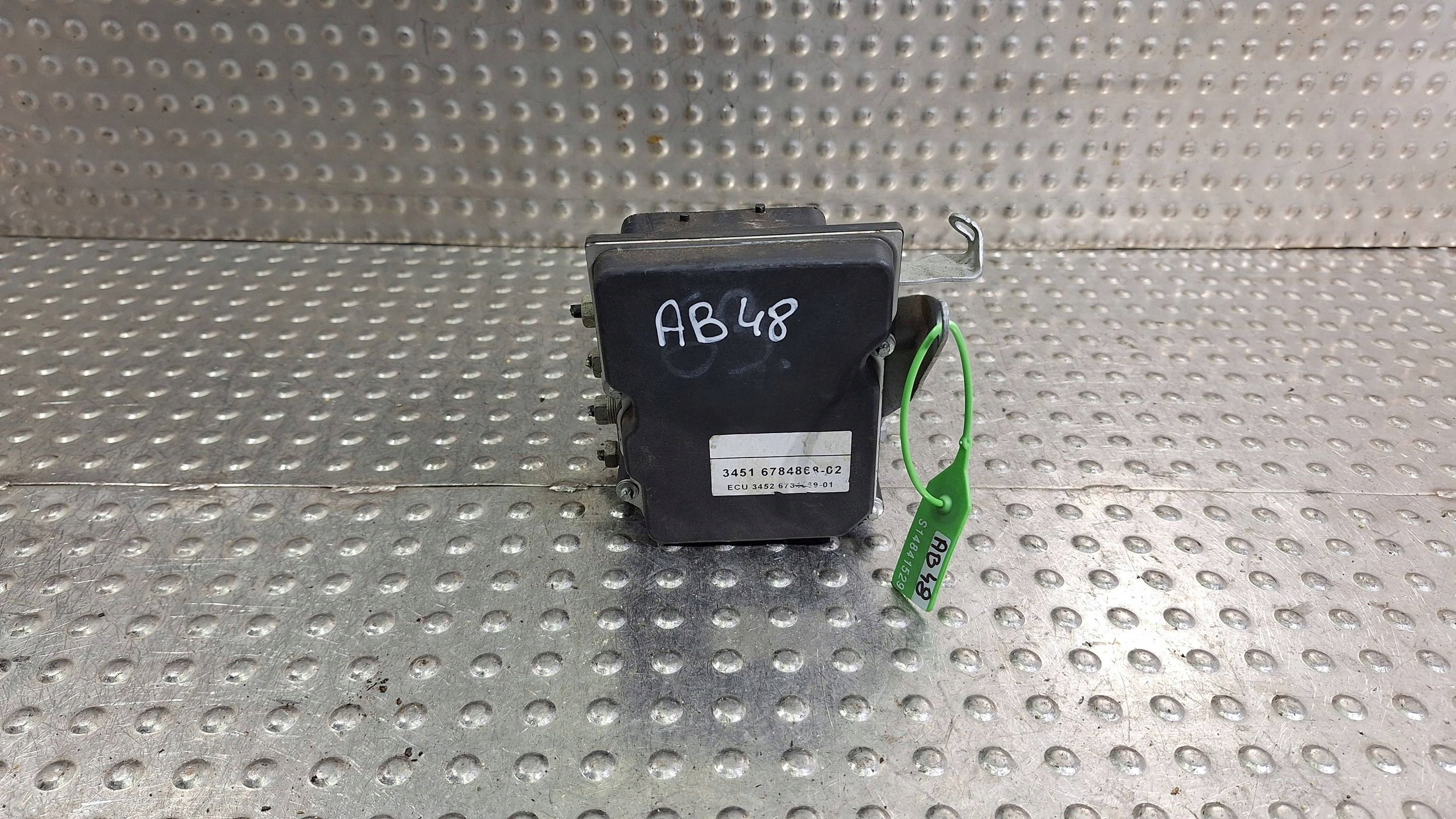 pump control unit ABS 6784868 6784869 BMW E90 E91