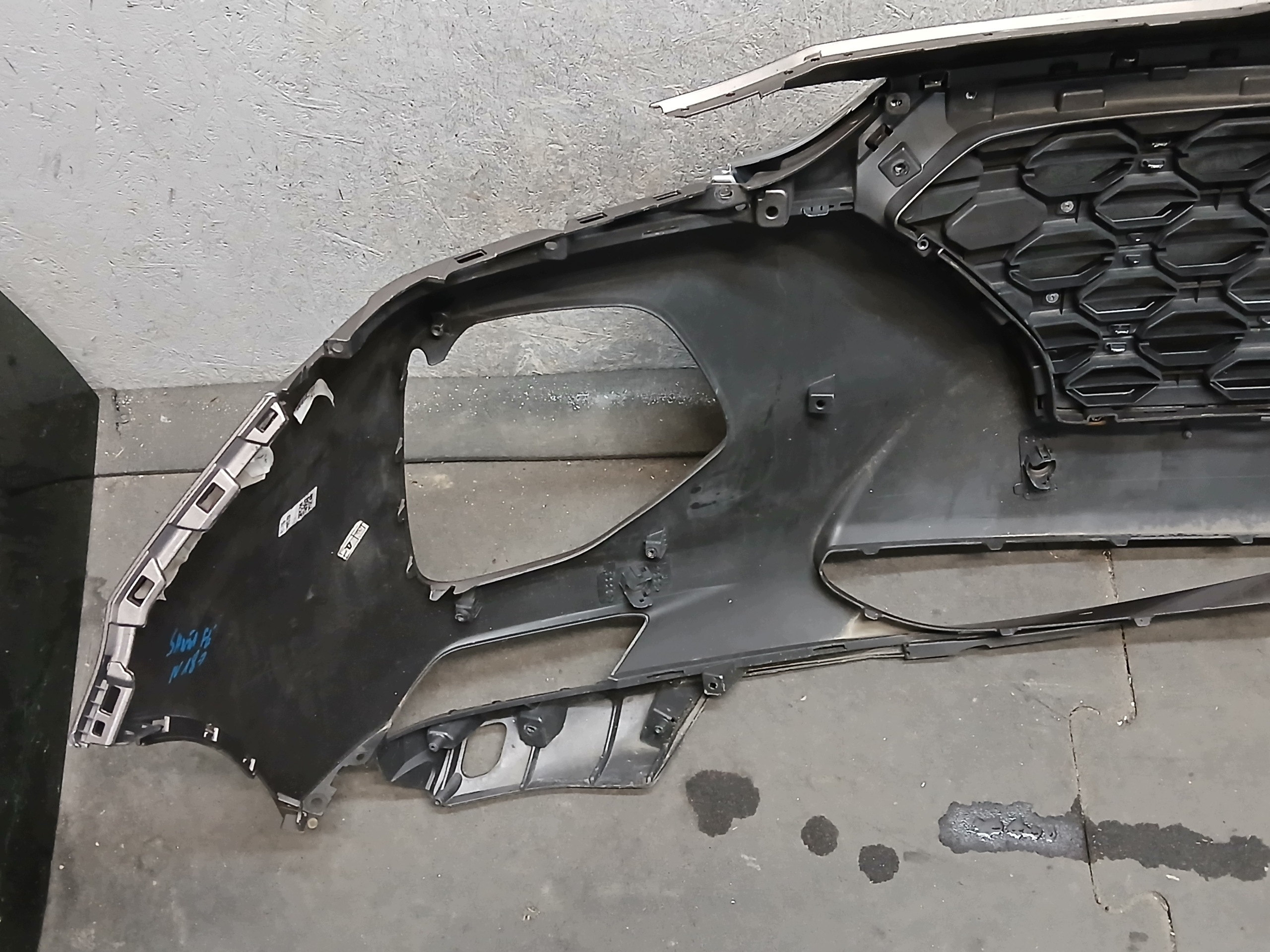 pare choc avant HYUNDAI SANTA FE IV 4 18