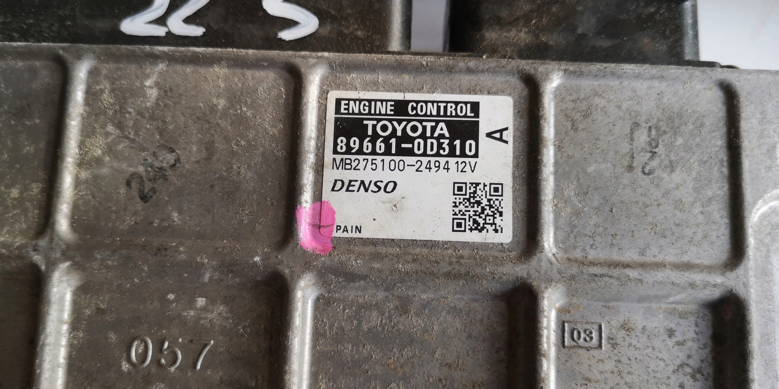 computer ECU TOYOTA YARIS 89661-0D310 MB275100-249
