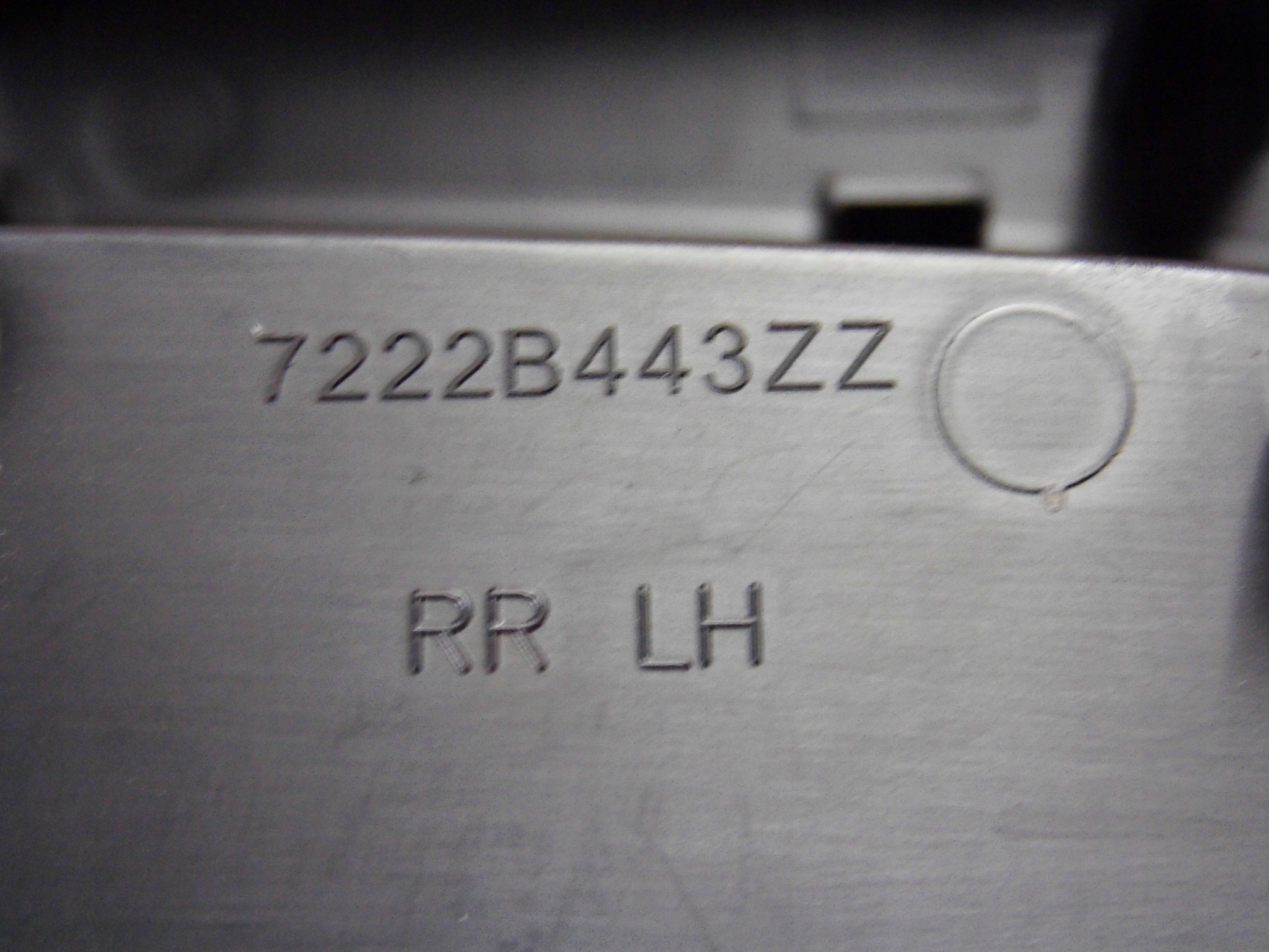 Mitsubishi Eclipse Cross switch windows rear part LE.
