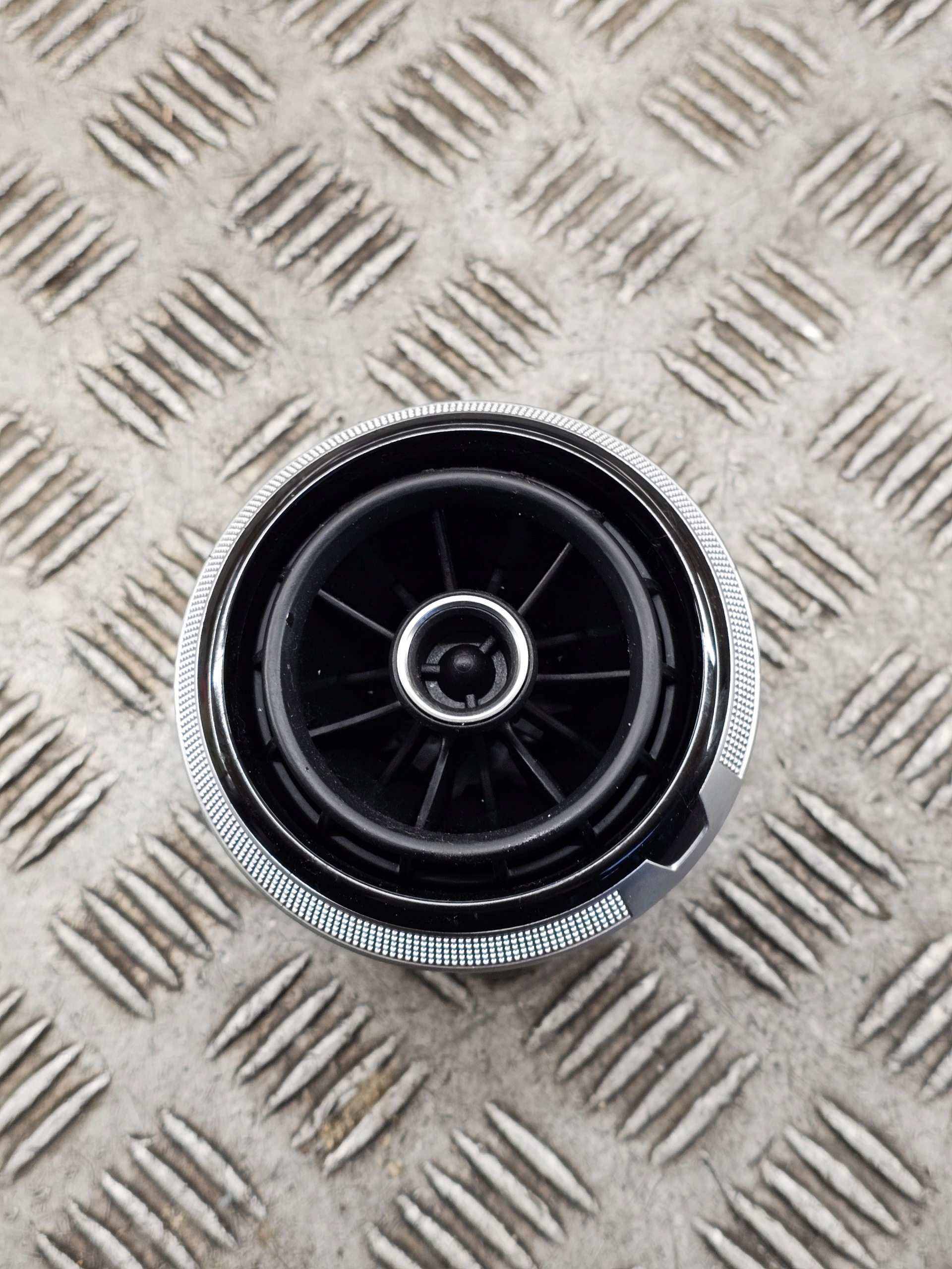 AUDI A3 8V rešetka rešetka ventilacije armature 8V0820901A