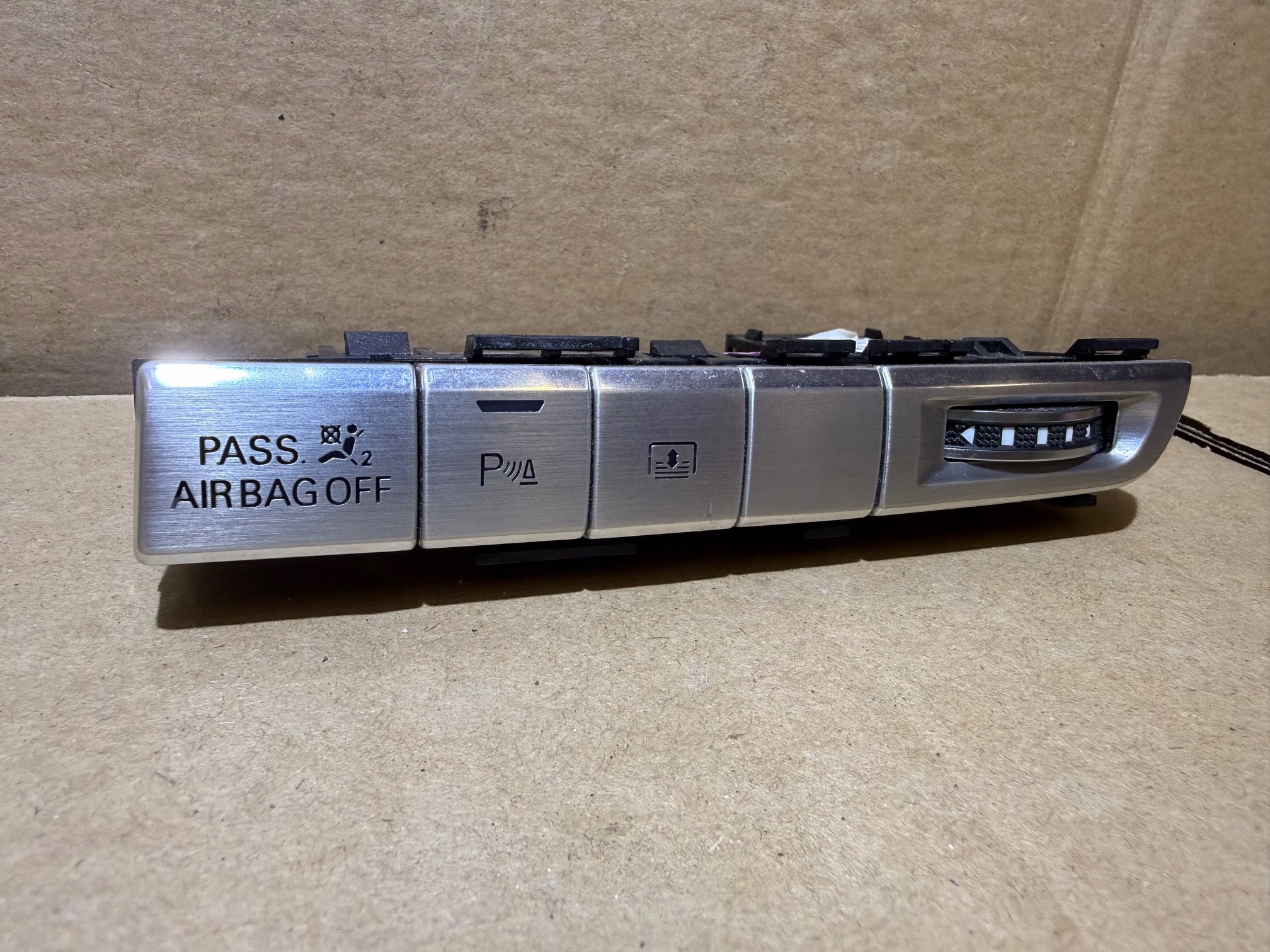 AUDI A8 D4 PANEL controls PRZYCISKI button PDC ROLETY 4H0820911B