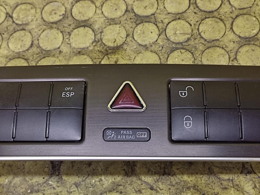 MERCEDES W203 switch of warning lights 2038702510