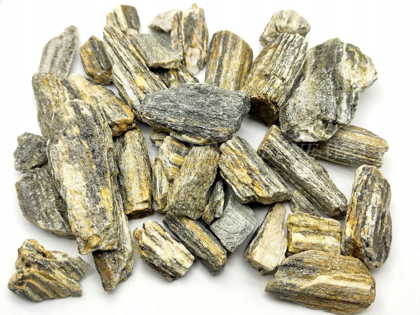 Kamenná kůra do zahrady šedozlatá gneis kámen skvrnitý 1-3 cm 24 kg