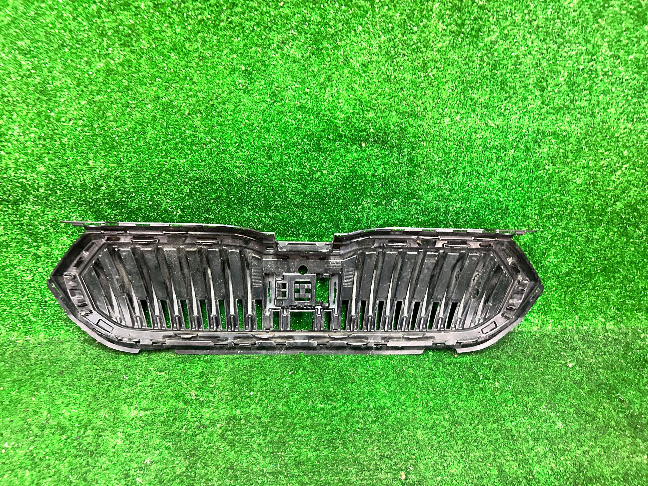 grill grille SKODA FABIA IV