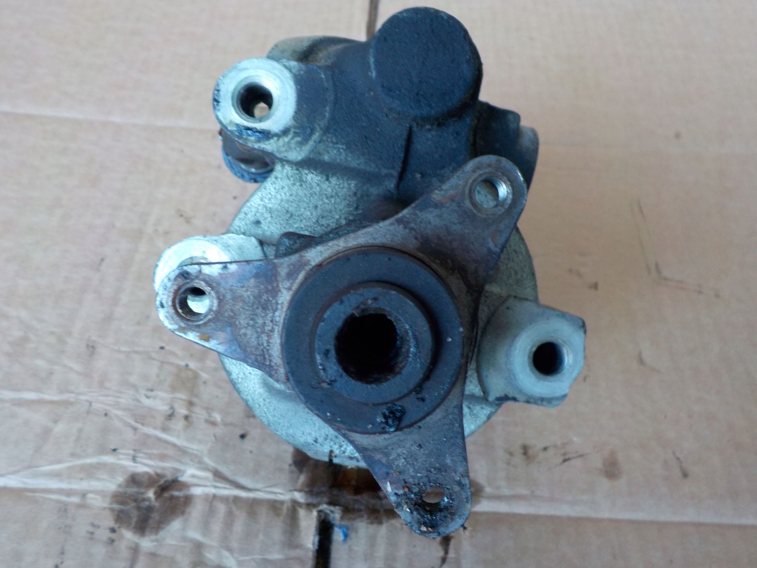 VOLVO V40 e Pompa servosterzo 7700872160