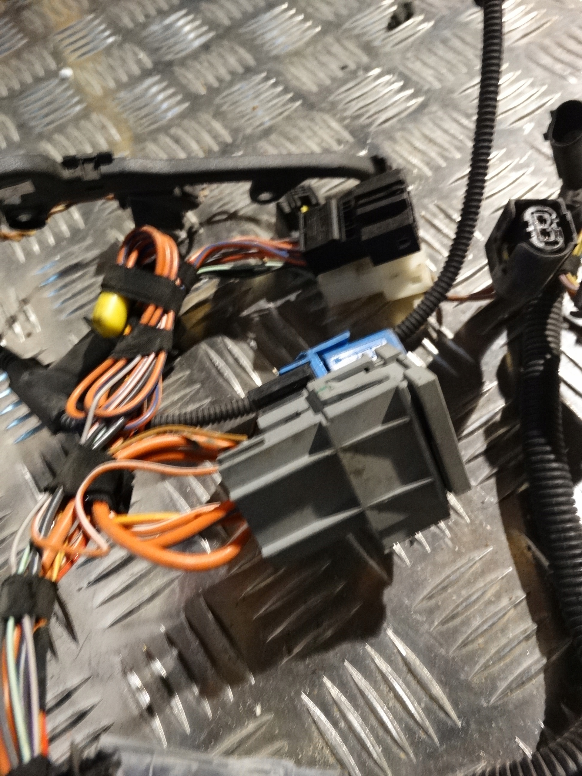 wiring bundle of the engine BMW E90 318d 1