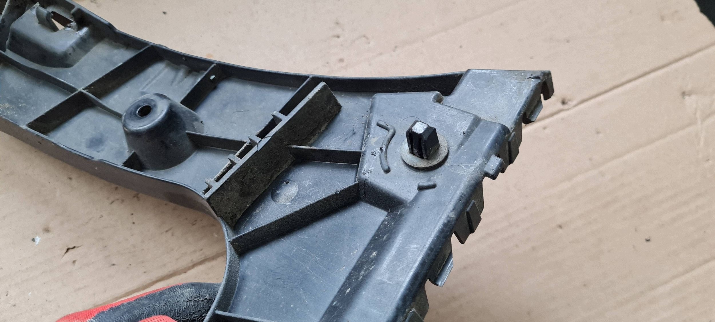 A6 C7 4G LIFT support holder bumper right rear part 4G9807454G