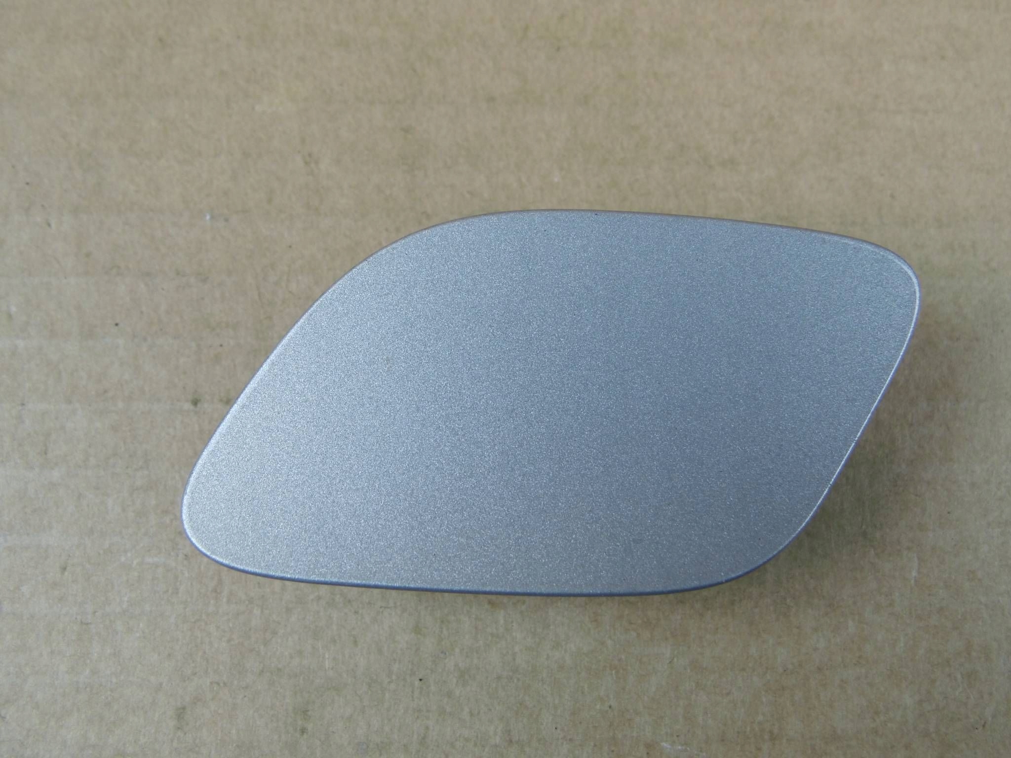 Volvo XC40 spoiler of the washer lights left front front 32136109