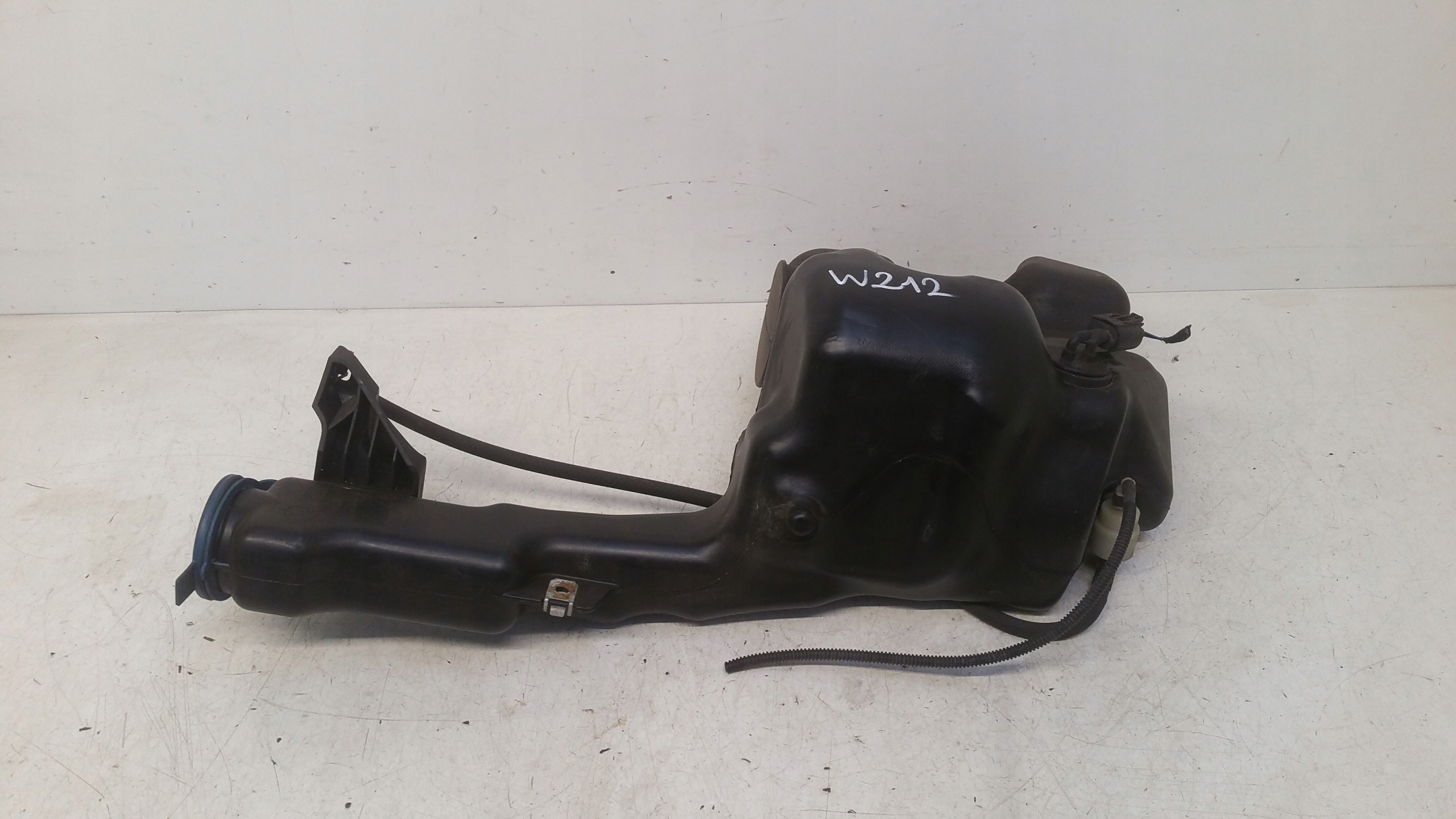 Behälter Spritzdüse 2048602160 Mercedes W212