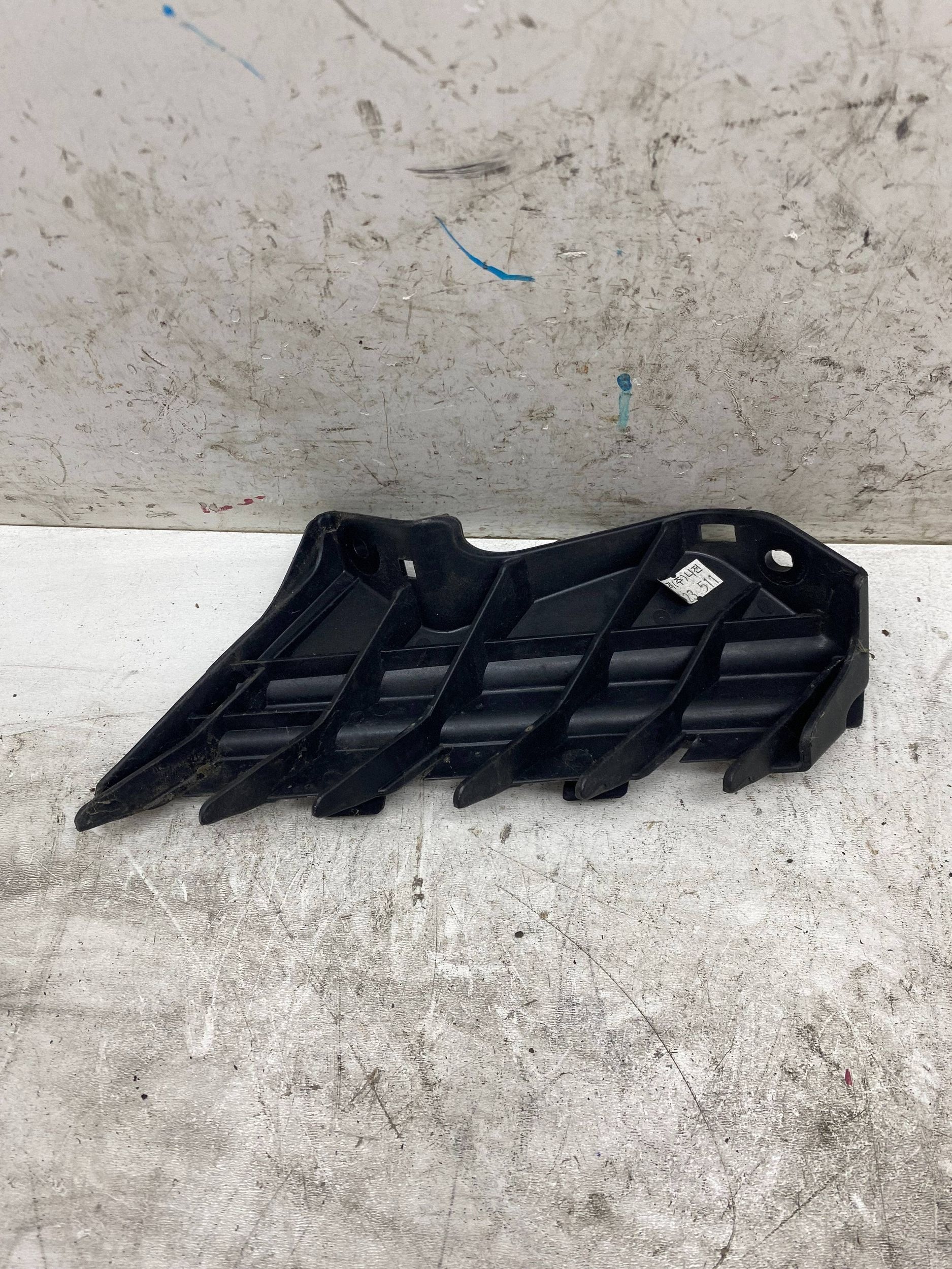 bumper bracket right front front KIA CARENS IV 86552-A4000 (2013-2016)