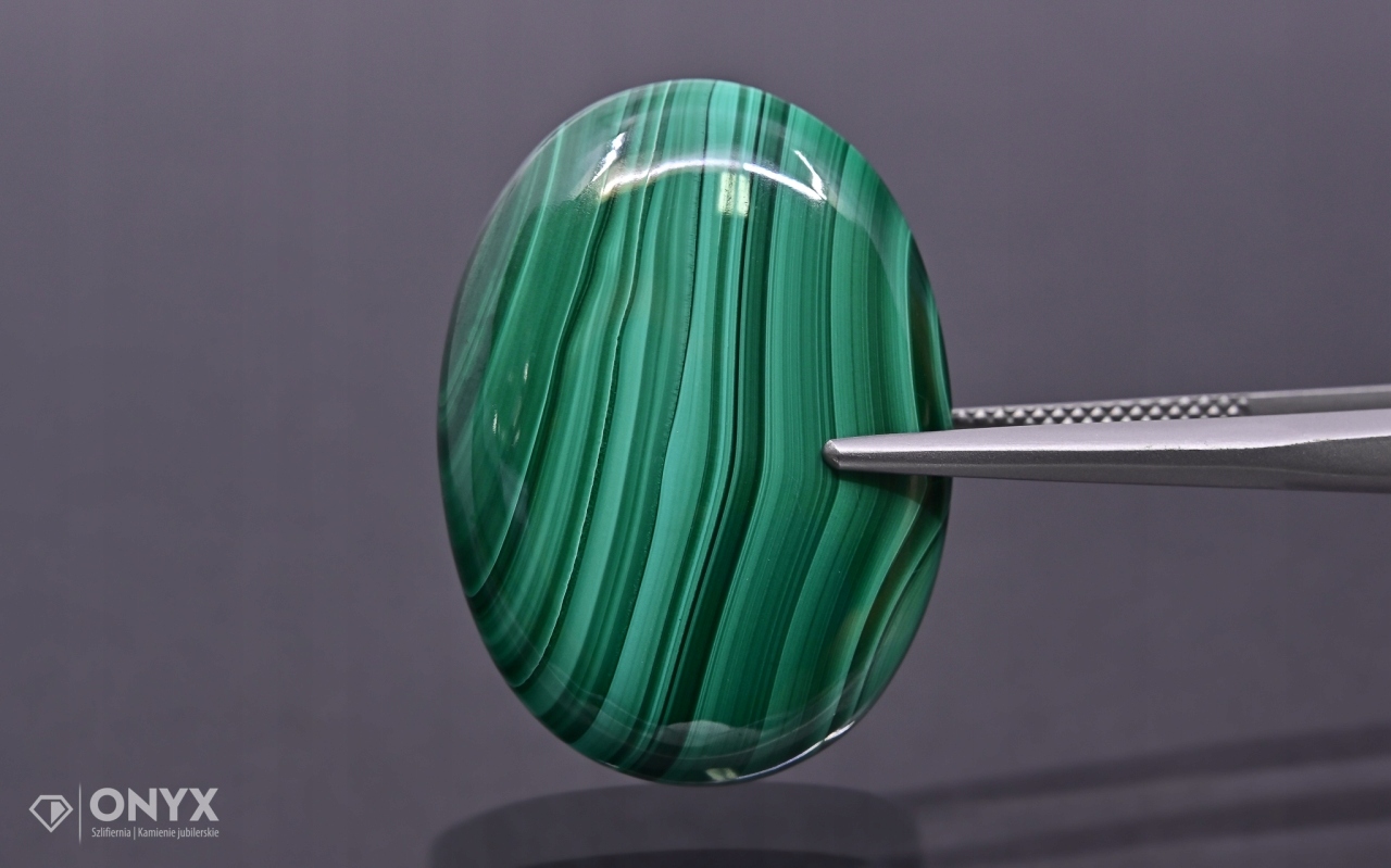 Malachit kabošon ovál 30x22 mm