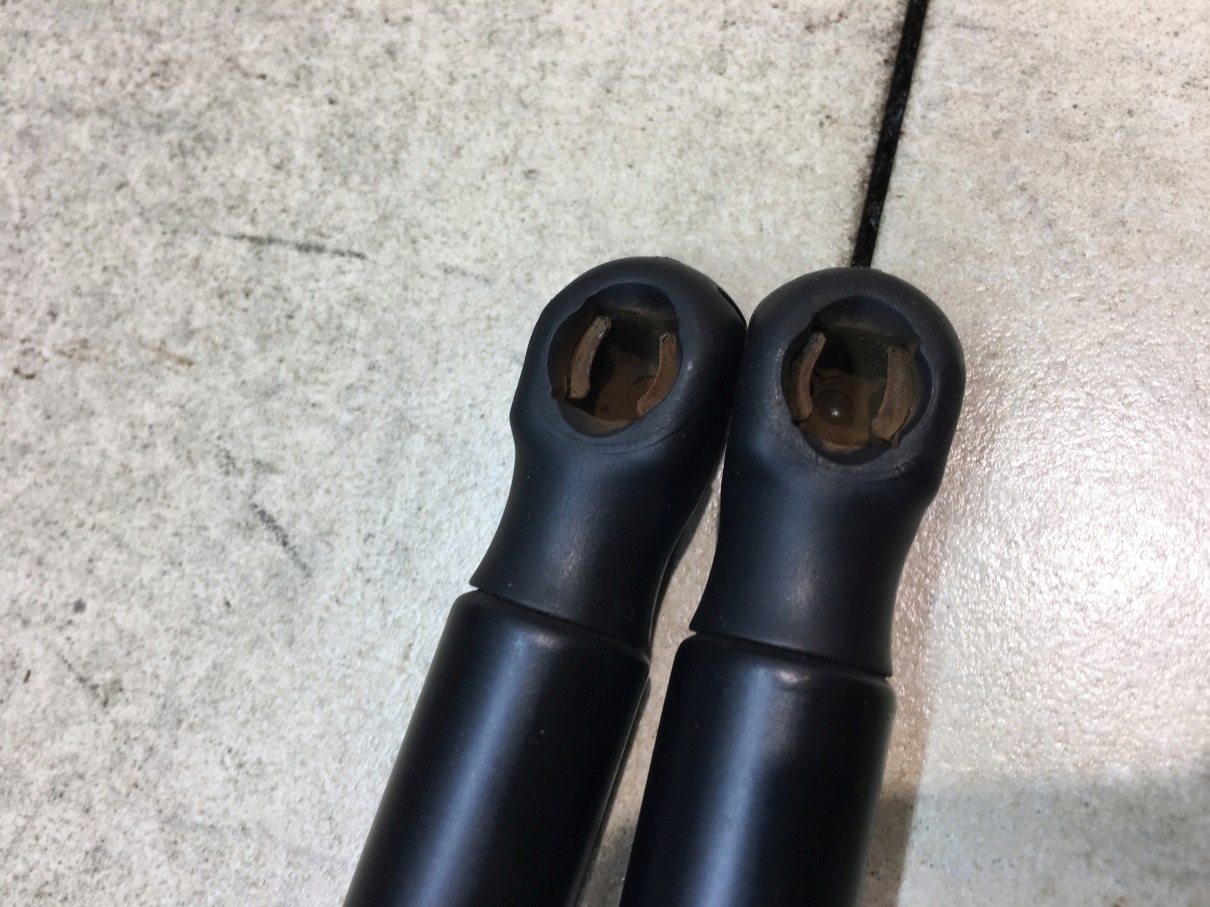 damper bonnet boot MEGANE II HB 8200051750