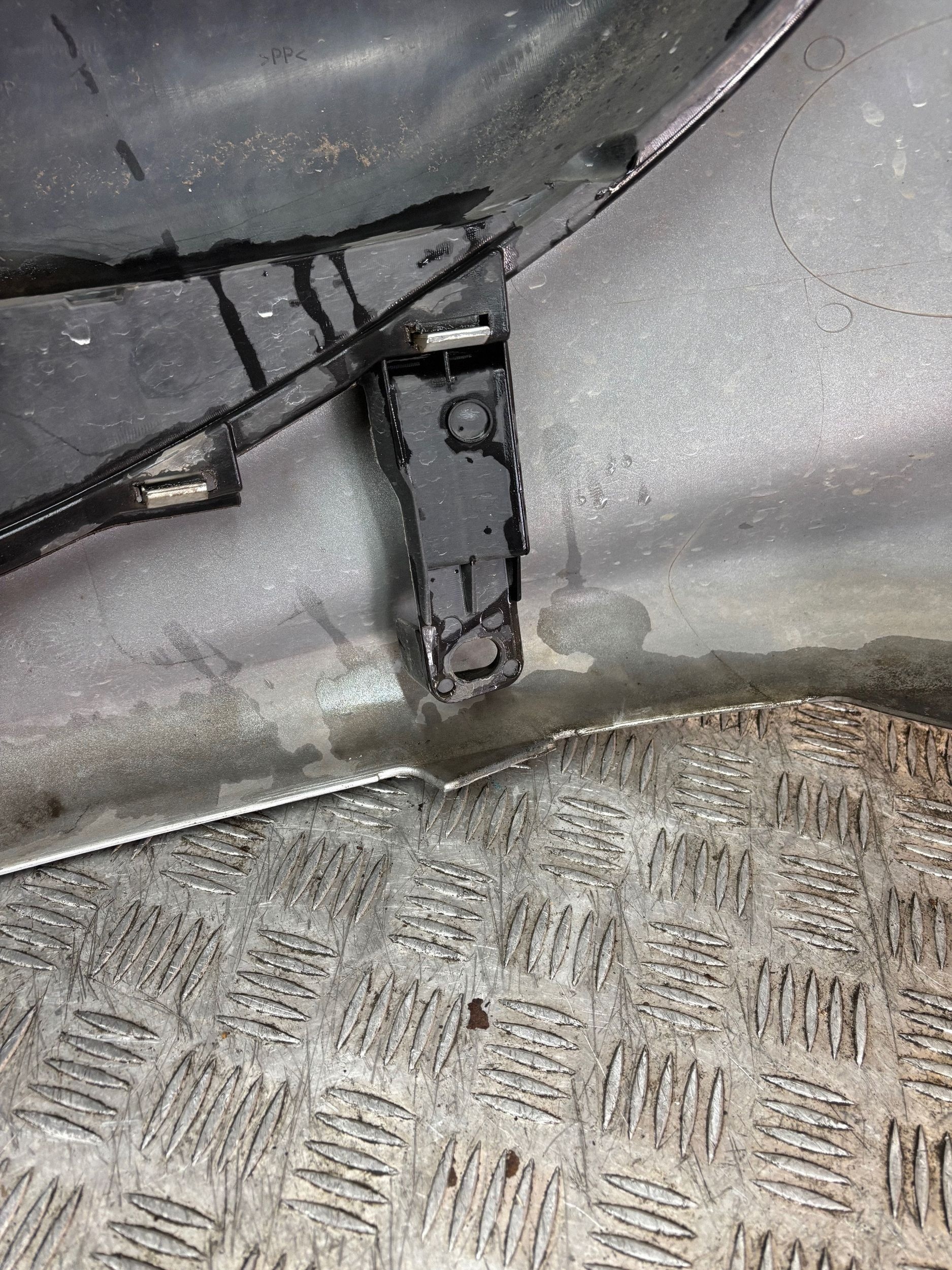 nárazník předek přední PEUGEOT 107