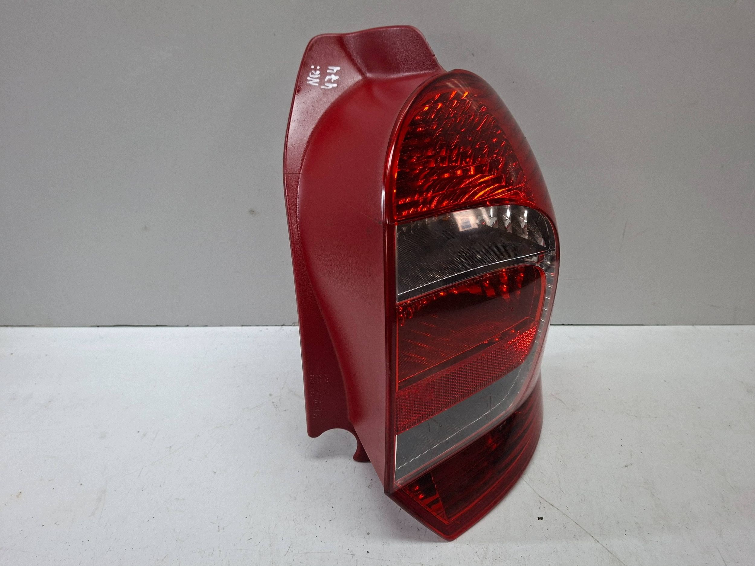 feu arrière droit 820102188N RENAULT MODUS LIFT 2008