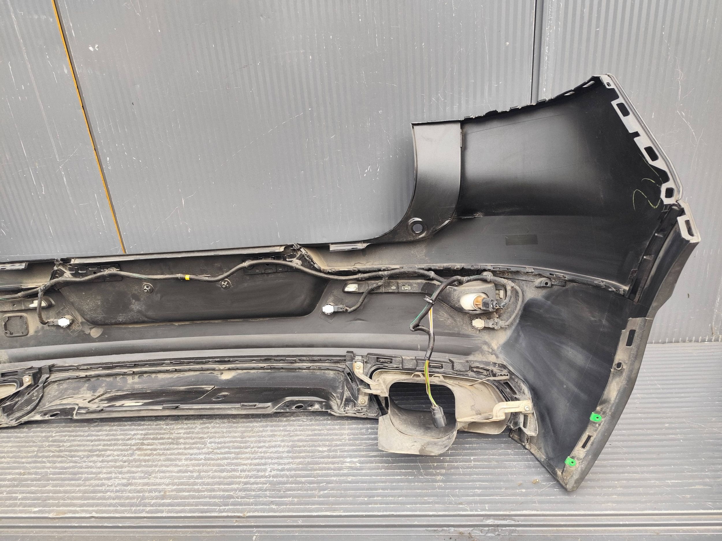 VOLVO XC40 R-design bumper rear 4xPDC complete dismantling