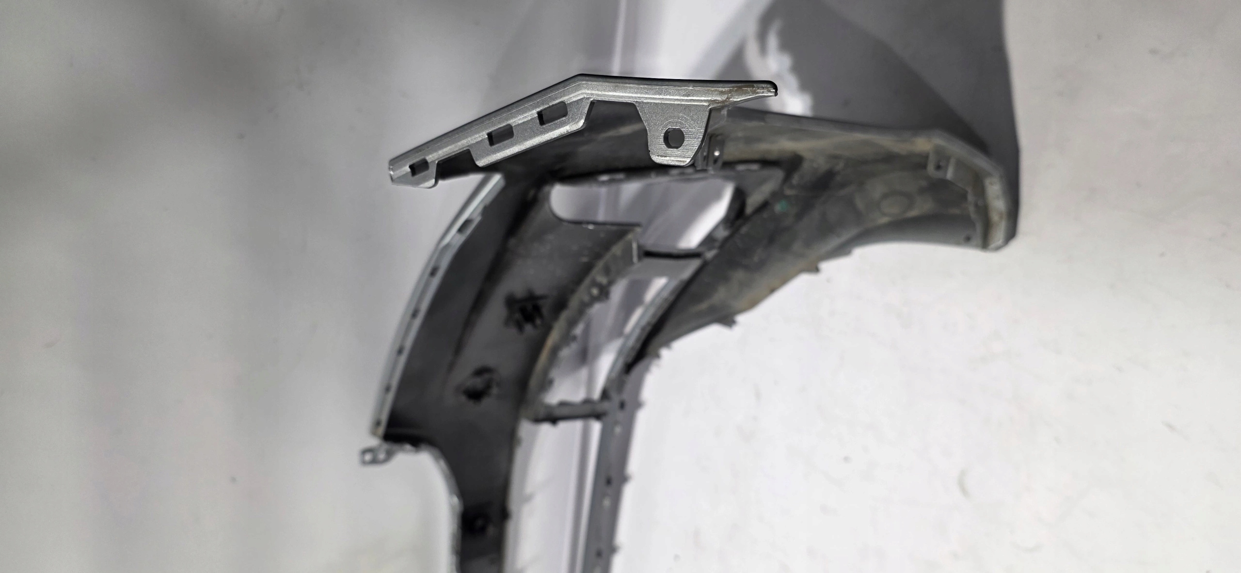 front bumper SKODA SUPERB IV 23-25 PDC original 3P0807221