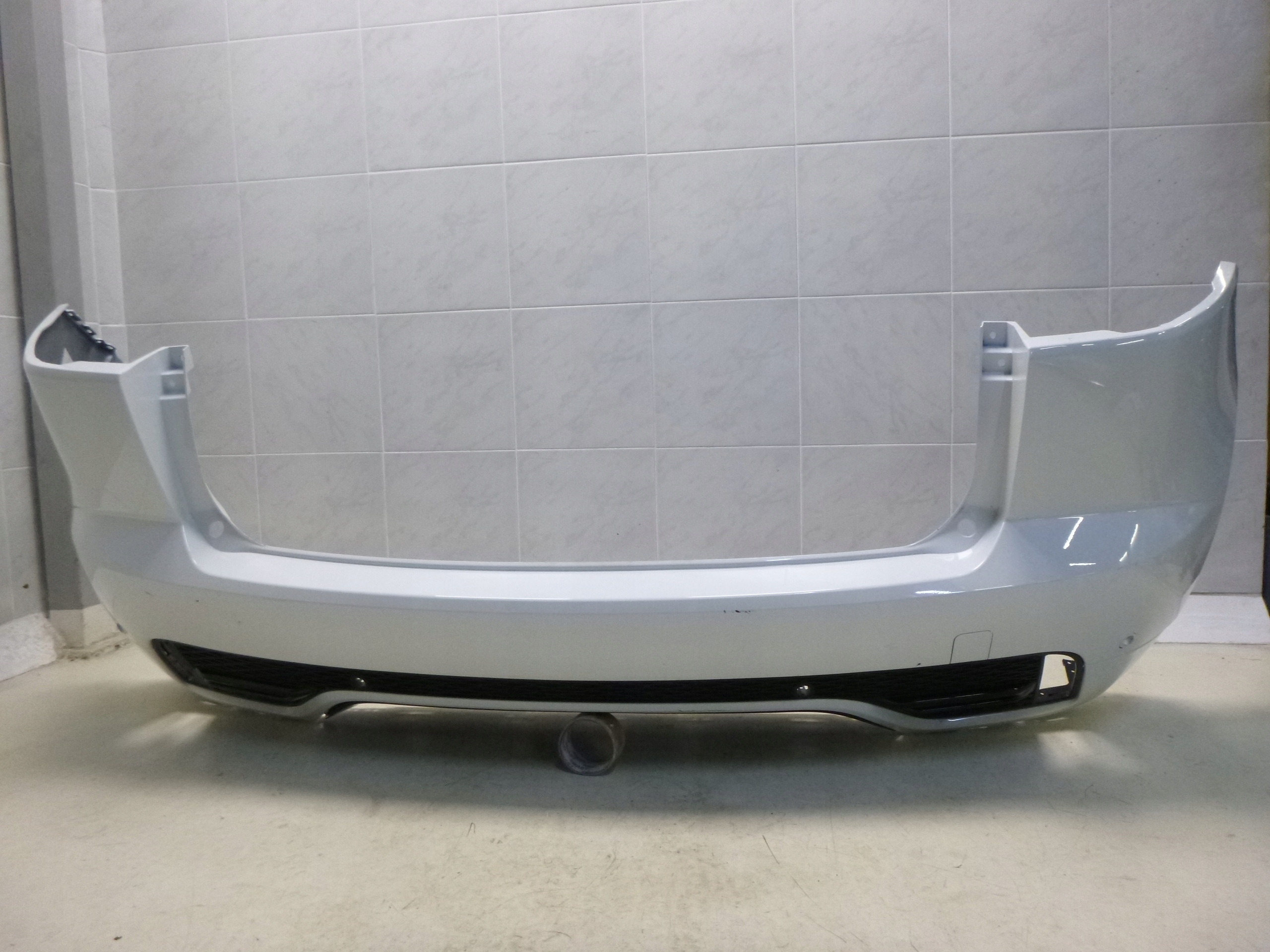 JAGUAR E-PACE X540 bumper rear part rear 4 x PDC NR 28