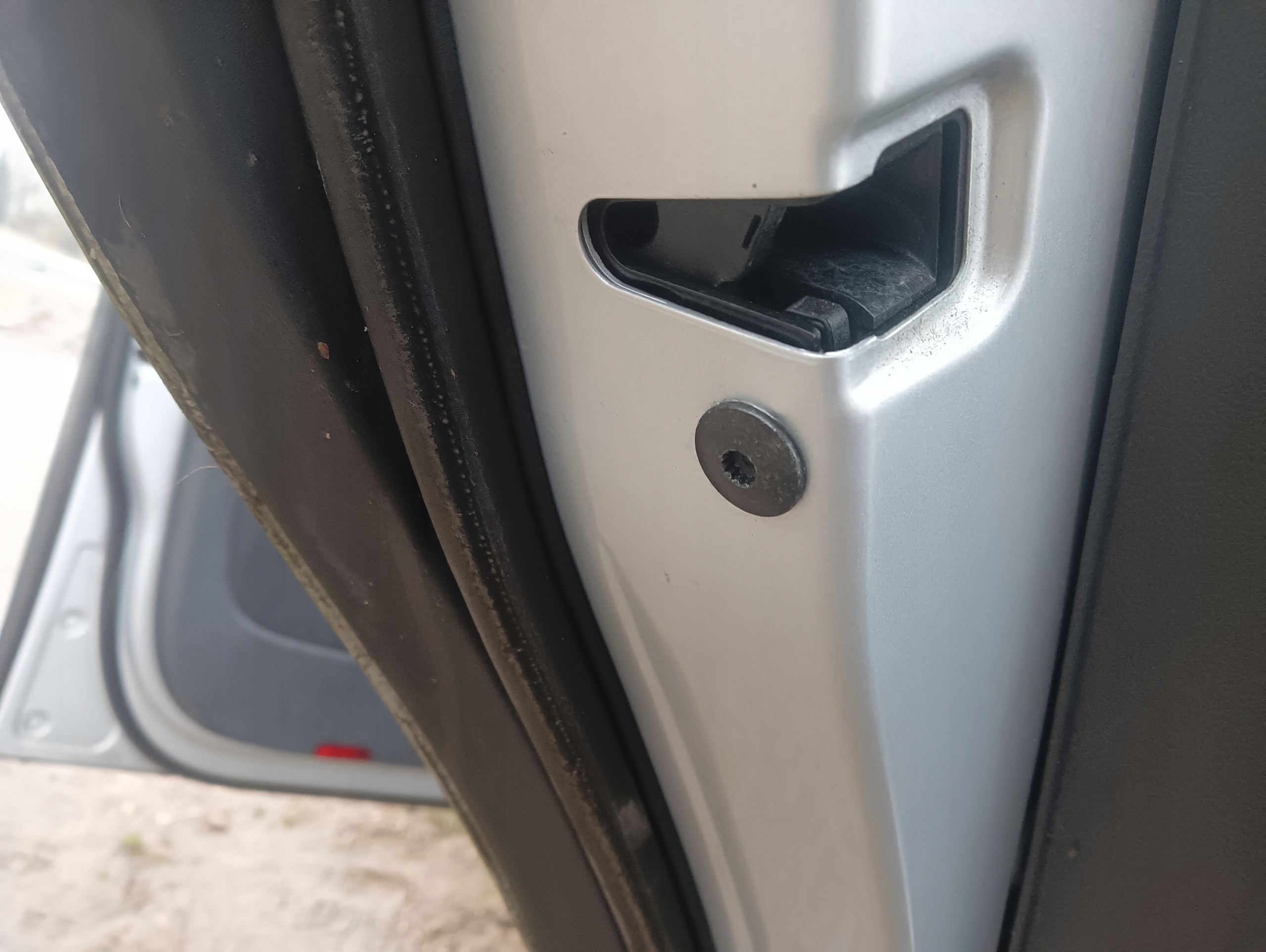 ZAMEK DRZWI TYŁ LEWY Golf 5 V