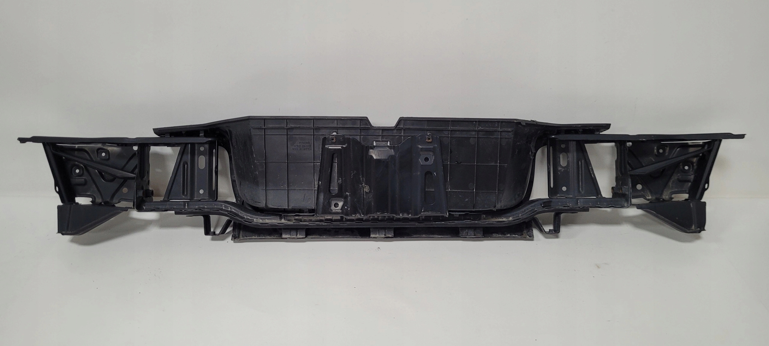 BELKA ZDERZAKA TYŁ STOPIEŃ TOYOTA HILUX 2015-20 Numer katalogowy części P087 KAMAX