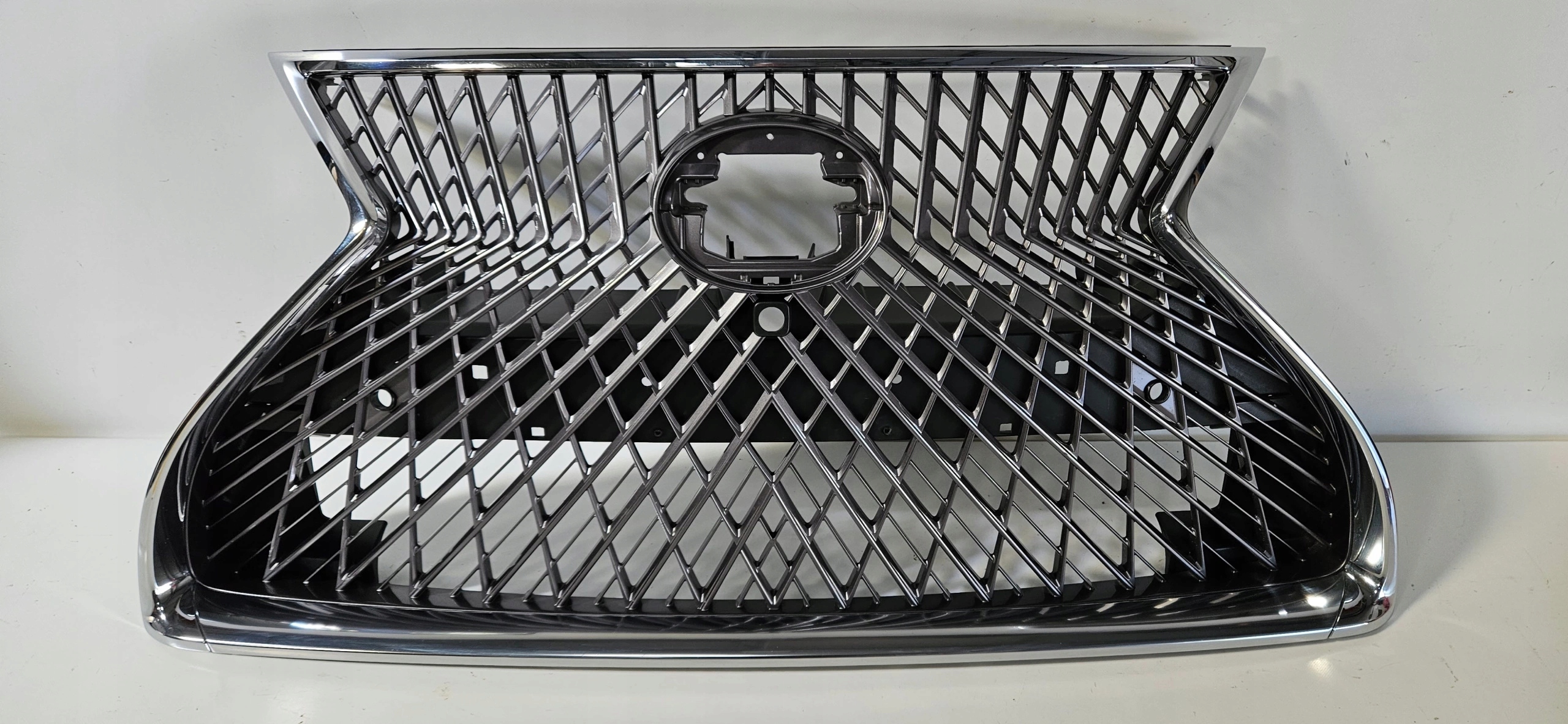 ATRAPA GRILL CHROM LEXUS LS POD KAMERE / PDC ORYG