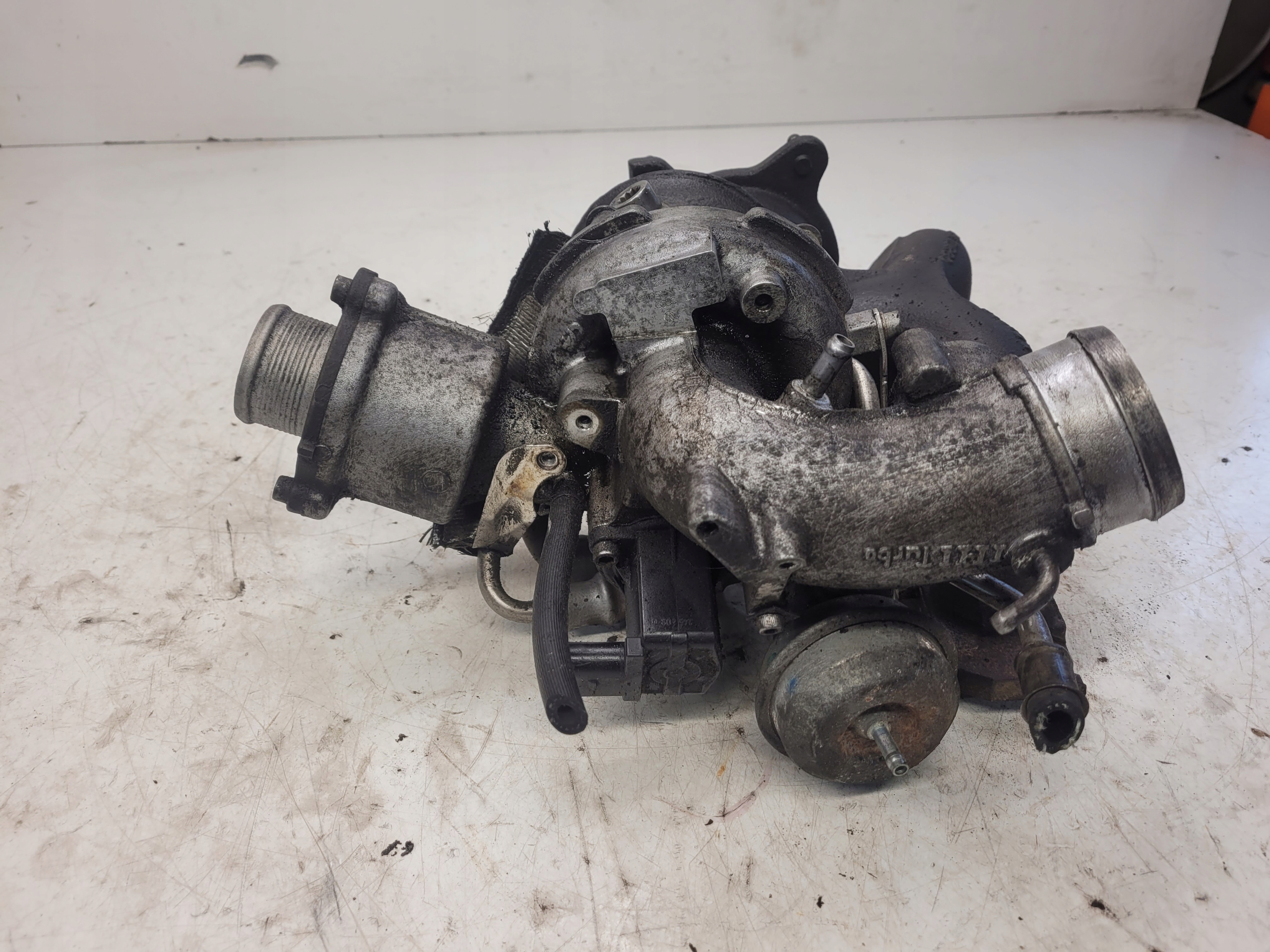 turbo AUDI A4 A5 Q5 2.0 TFSI 06H145702S