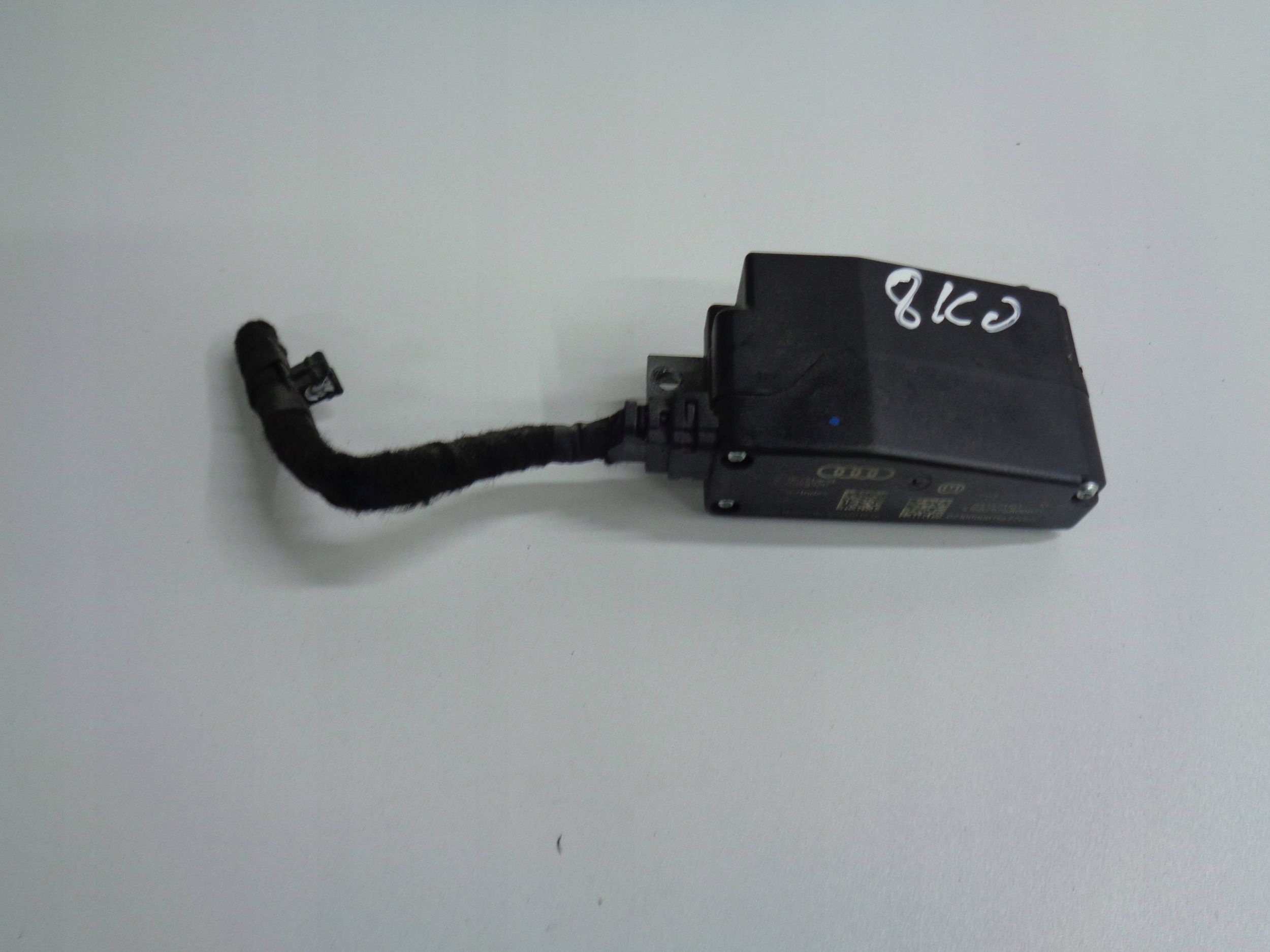 AUDI A4 B8 A5 Q5 BLOKADA DES LENKRADS RYGIEL 8K0905852D