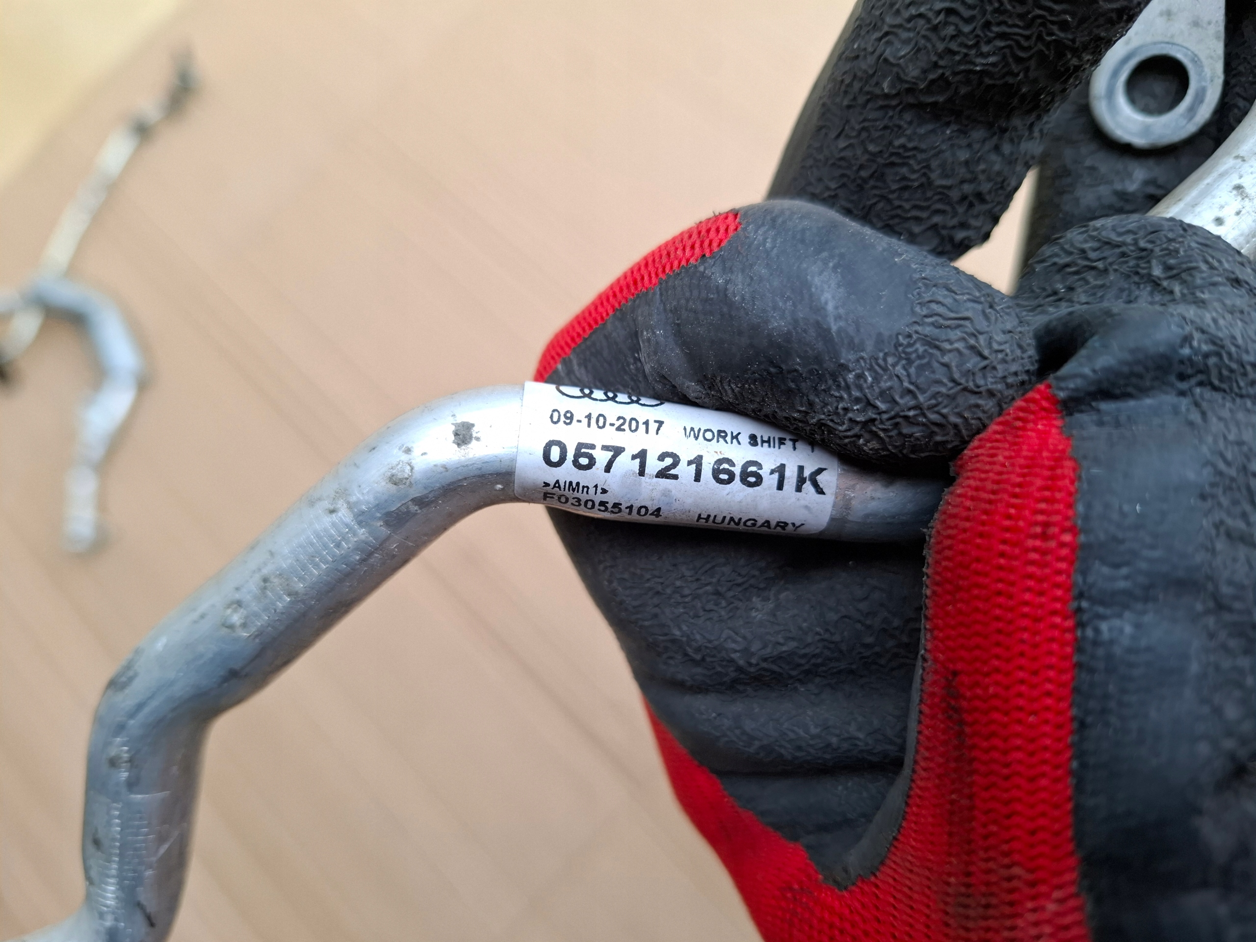 057121065J AUDI Q7 4M pipe wiring hose WODNY