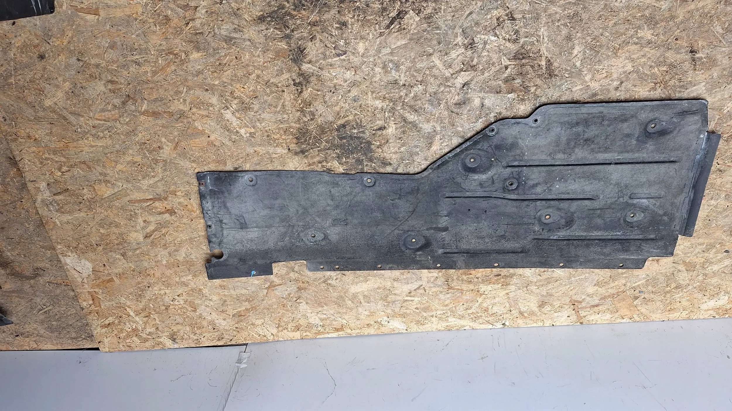 cover chassis right 7244594 BMW X1 E84