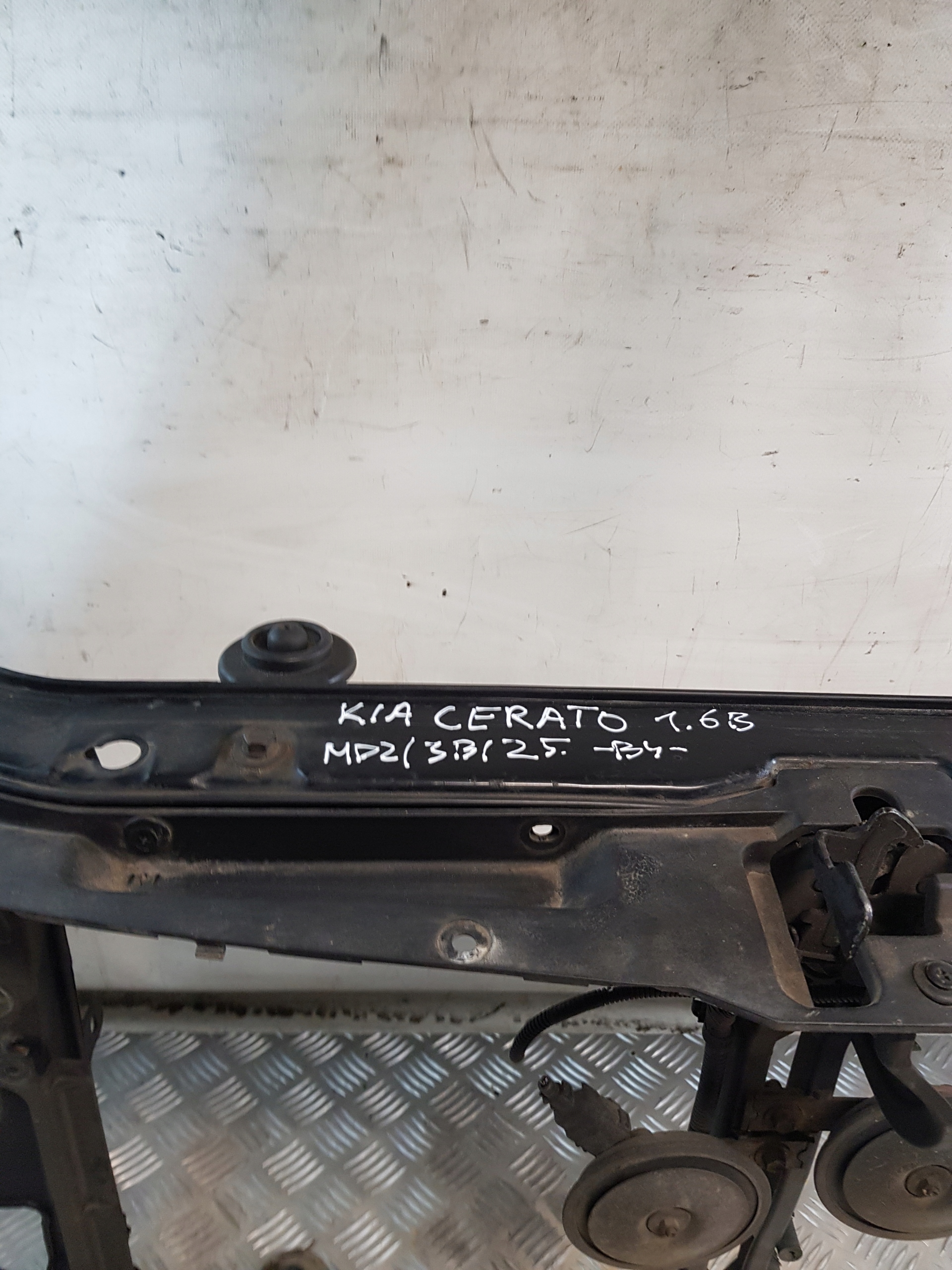 support panel for radiators pillar + bonnet latch lock KIA CERATO and