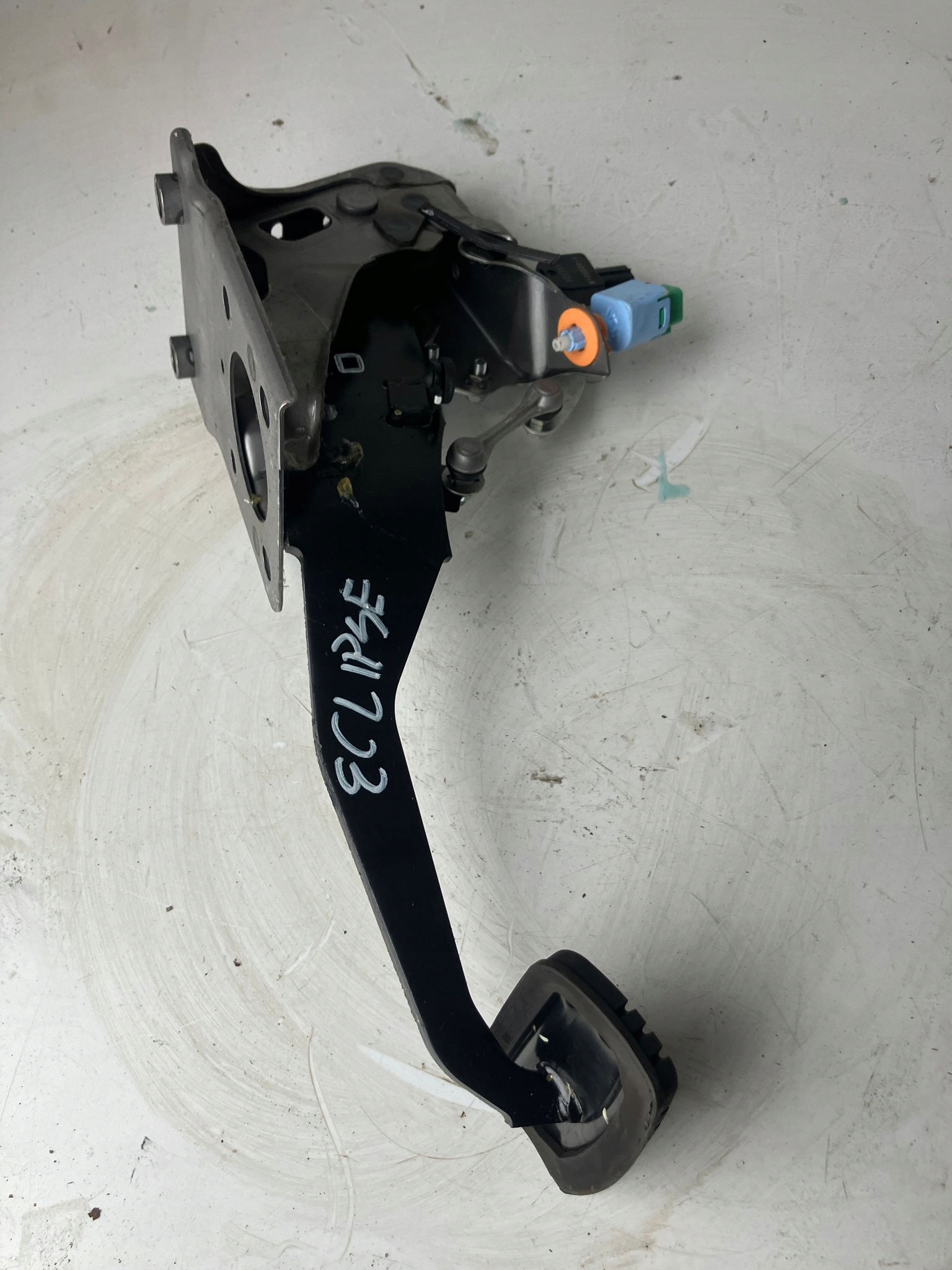 PEDAL Bremse MITSUBISHI ECLIPSE CROSS 2.4B HYBRID AUTOMAT