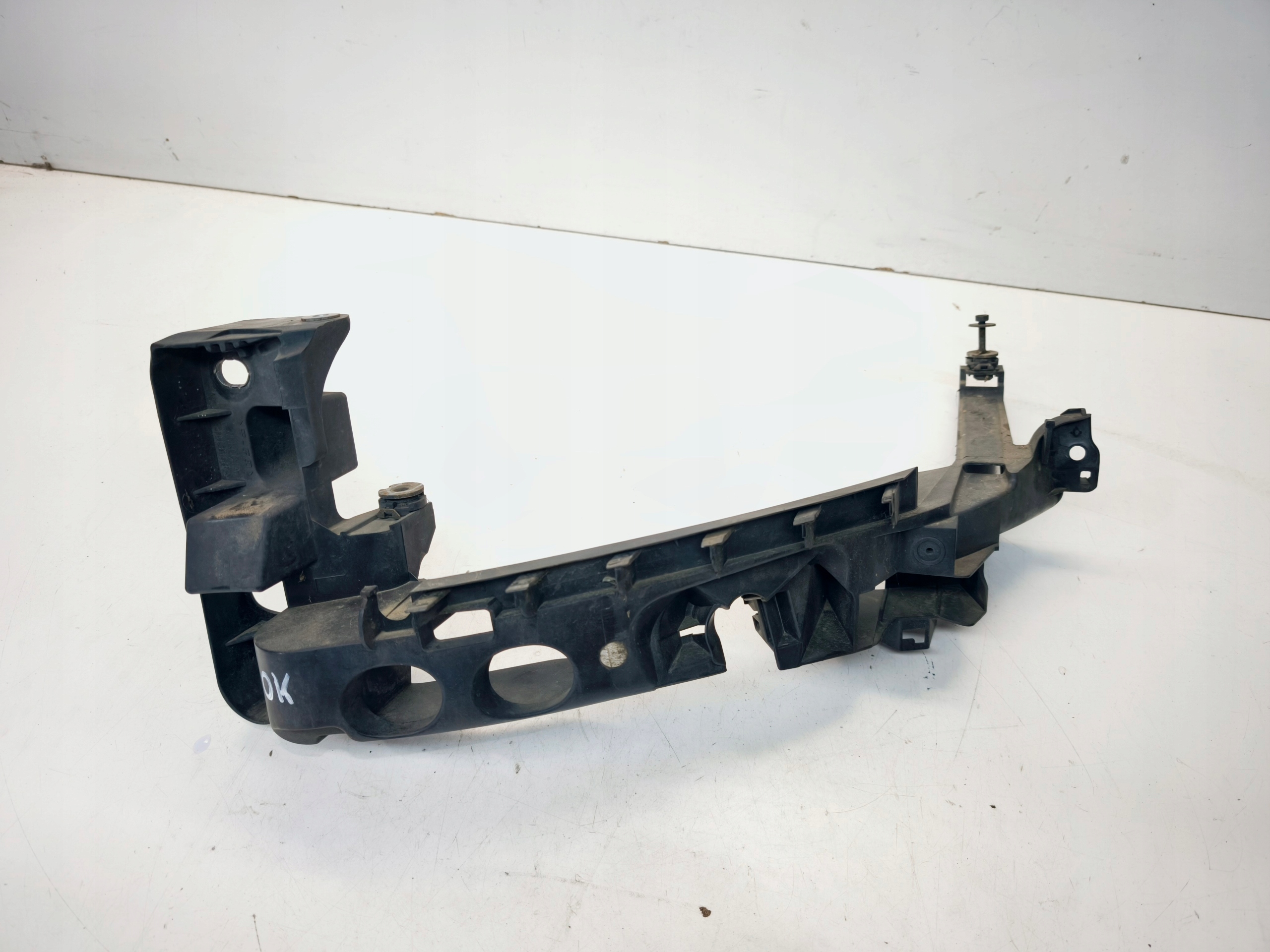 support holder REFLEKTORA left AUDI A3 8P LIFT 8P0805607 *OK*