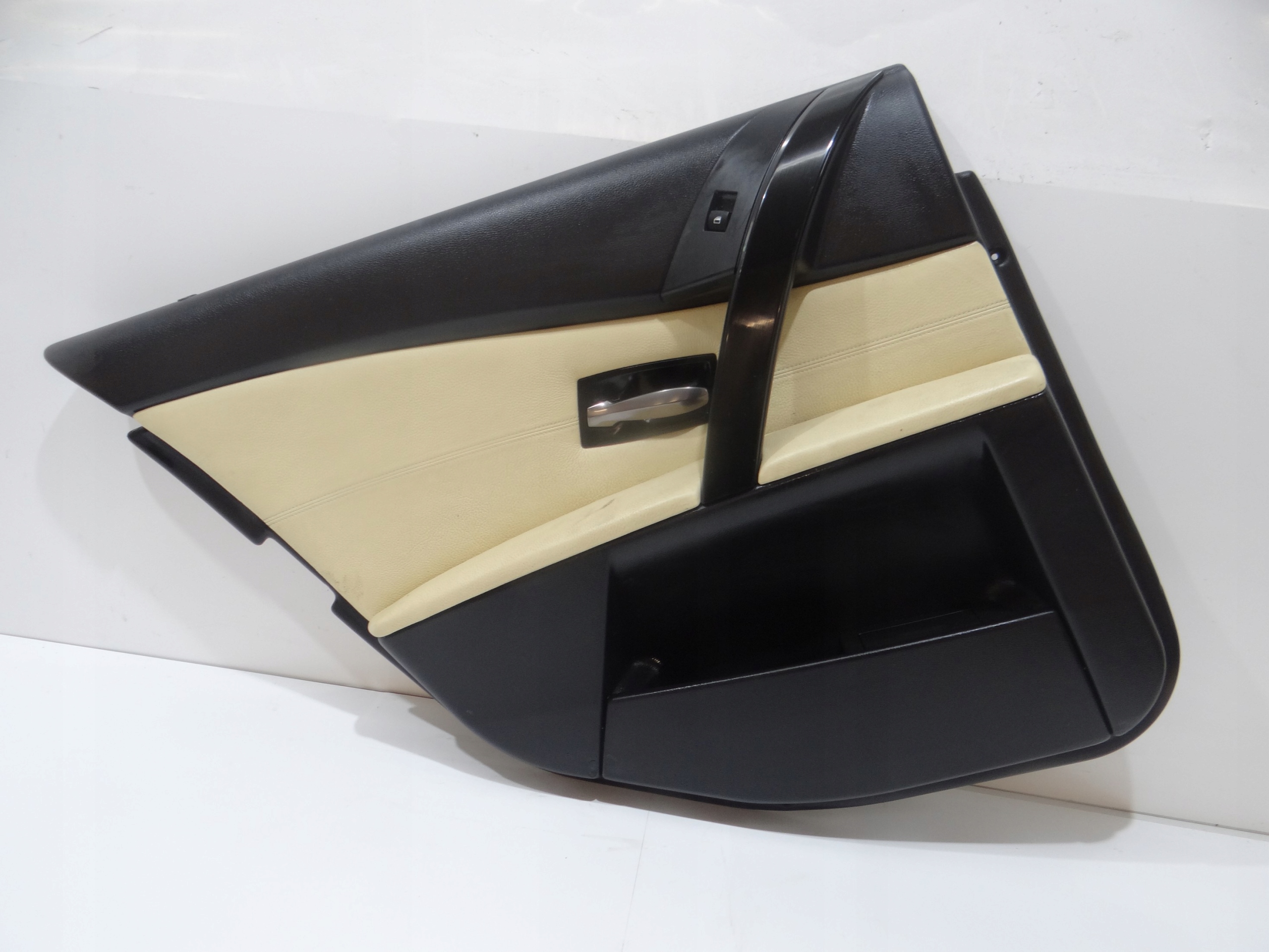 side door left rear part BMW E60 OE (14753743)