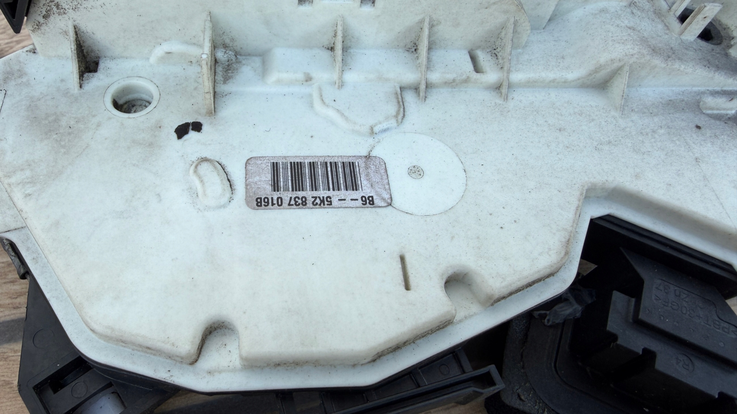 VW GOLF 6 VI 5K lock door right front 5K2837016B 2G/GR23