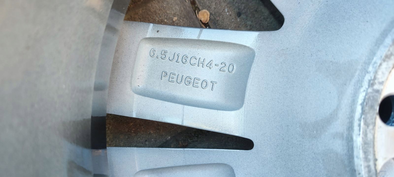 felni alu alufelge Peugeot 4x108 6Jx16H2 ET20
