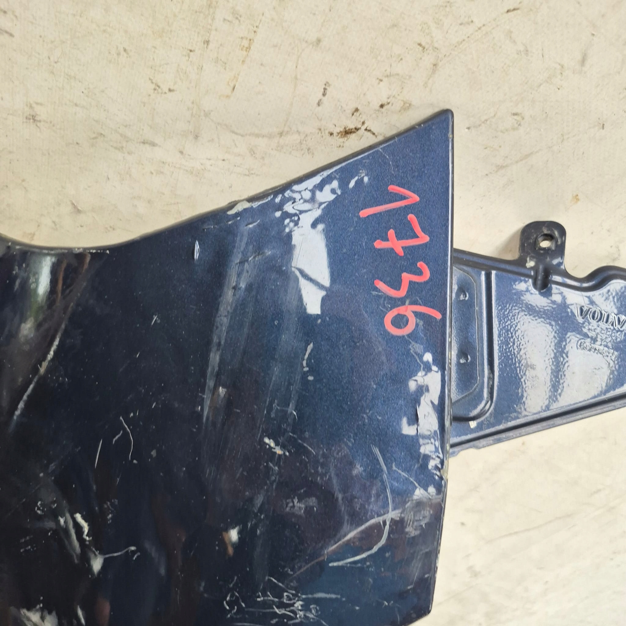 VOLVO V60 and 1 S60 II 2 10-13 fender front front right
