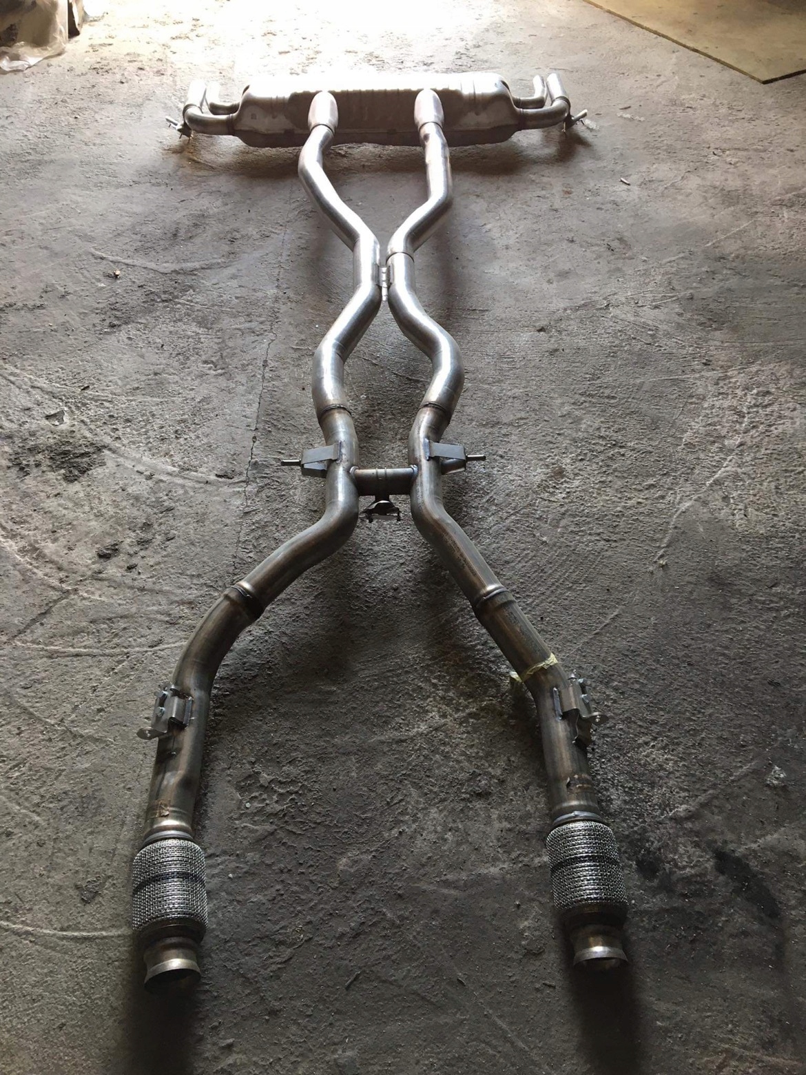 Выхлоп W167 AMG GLS 63 AMG V8 A1674908200 новый