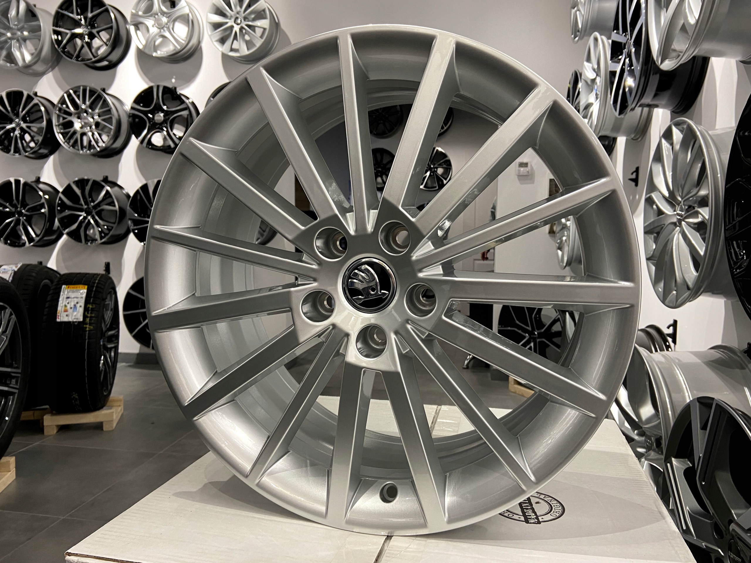 Oryginalne felgi 18 7 5 5x112 SKODA Octavia Turini Rim width 7 5