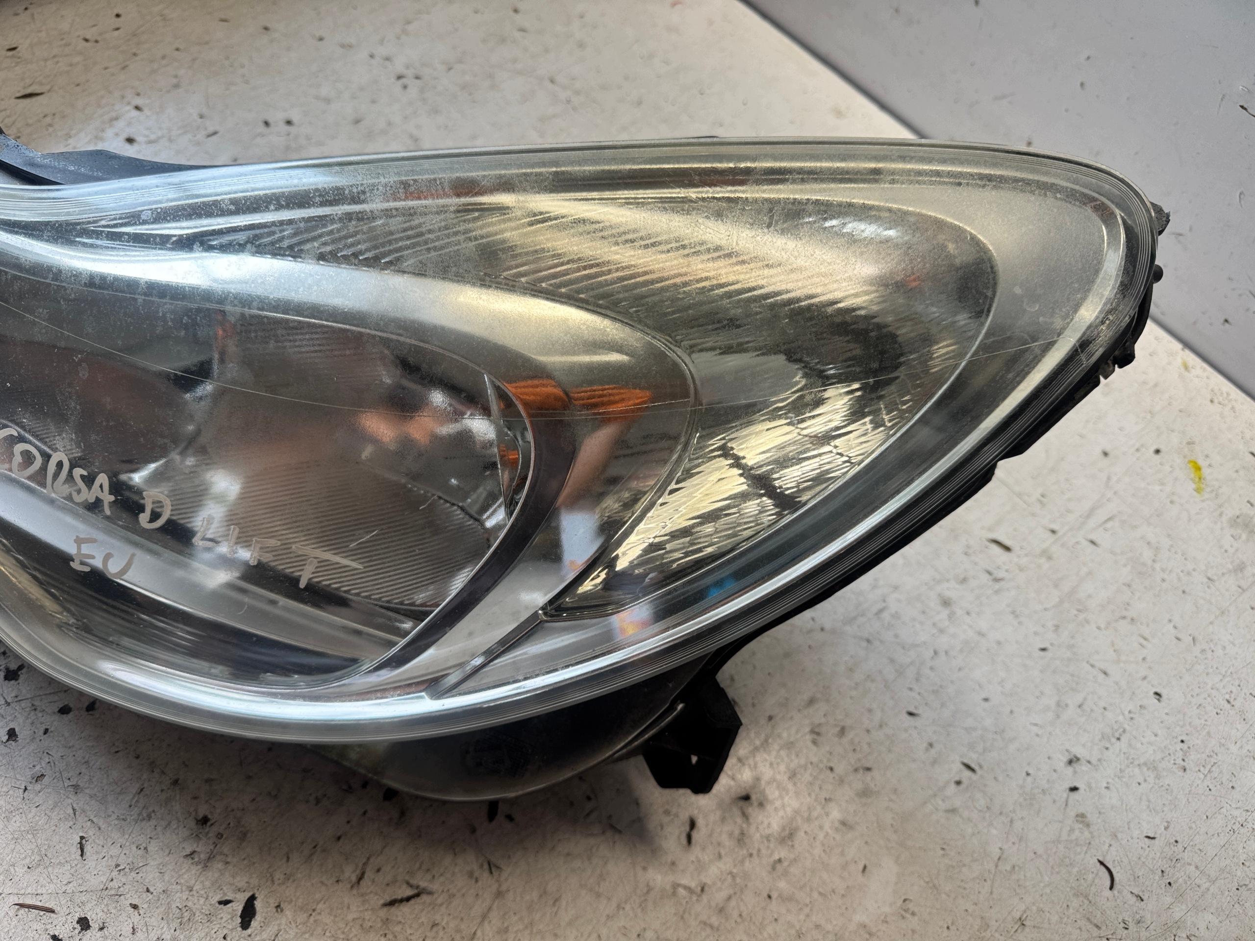 OPEL CORSA D LIFT REFLEKTOR light left front left EUROPA 13295011