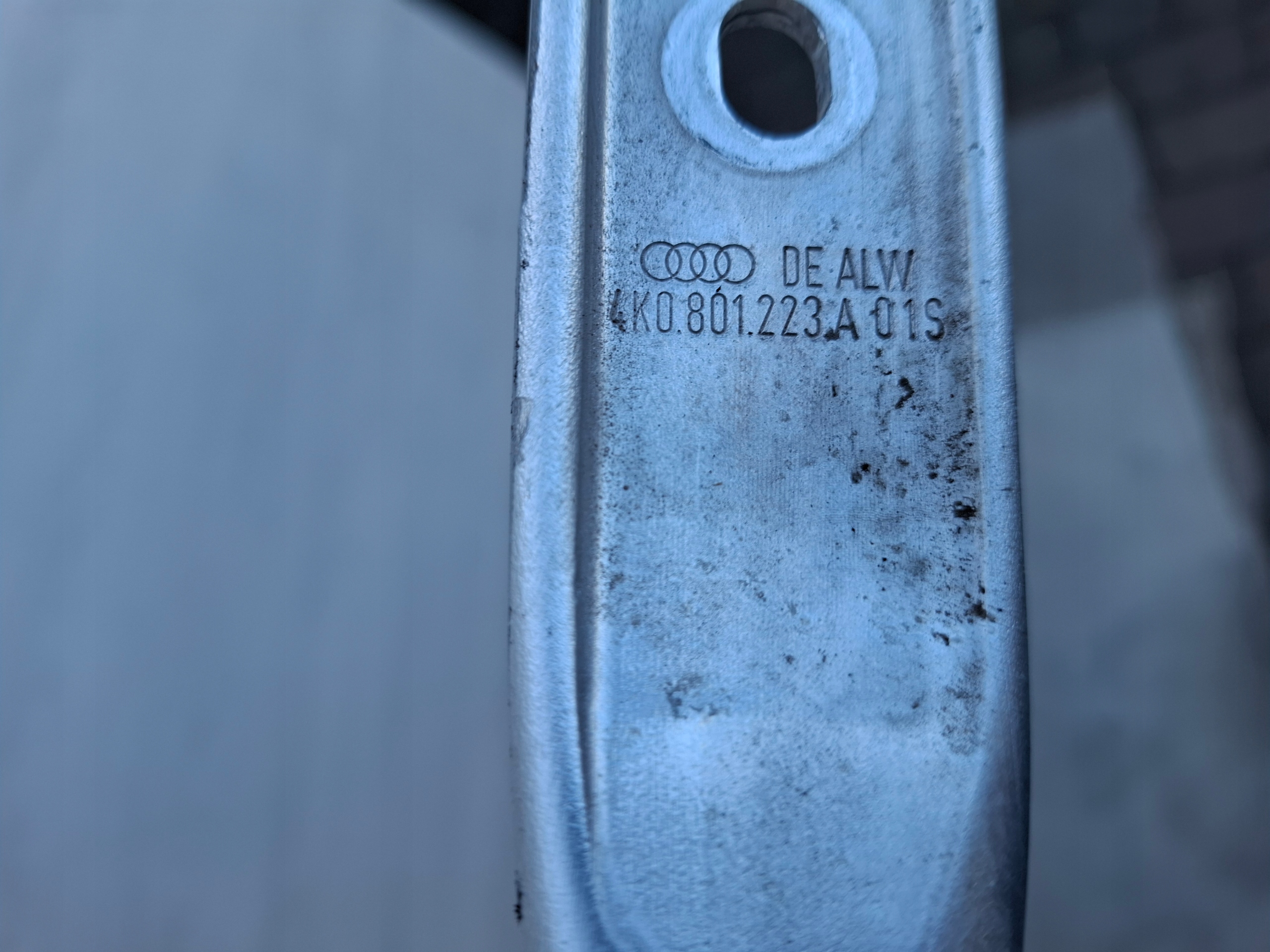 AUDI A6 C8 23r A7 4K console pillar 4K0801223A