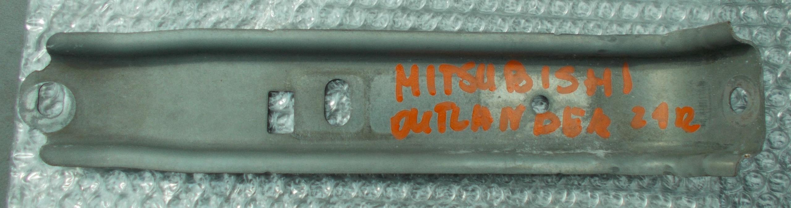 MITSUBISHI OUTLANDER III console of a bumper front