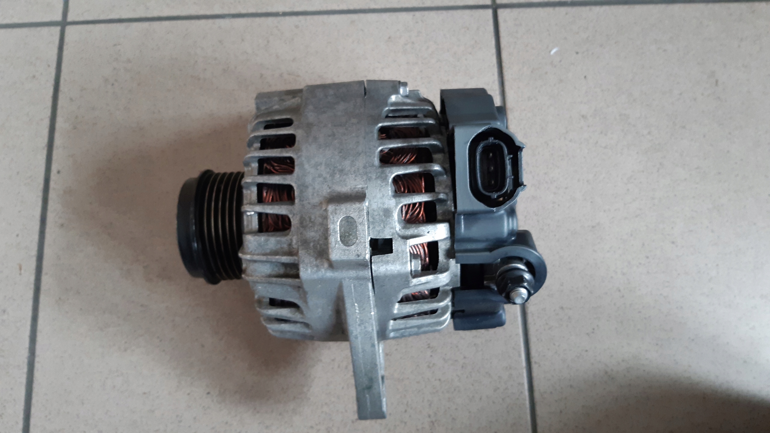 HYUNDAI I40 2.0 GDI ALTERNATOR 37300-2E200 2610428