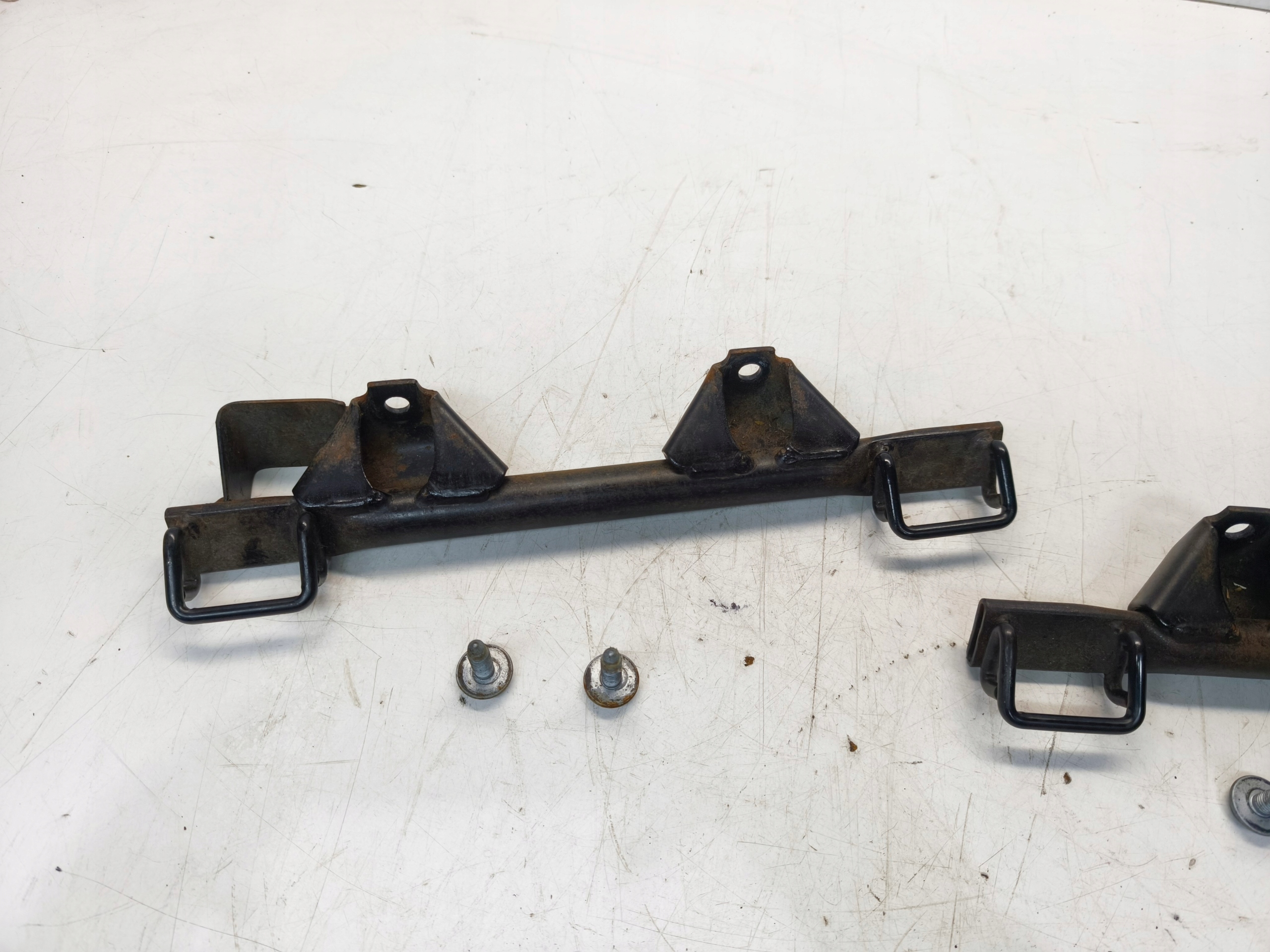holder ISOFIX left and right rear part AUDI A4 B7 A6 C6 8E0813545A 8E0813546A
